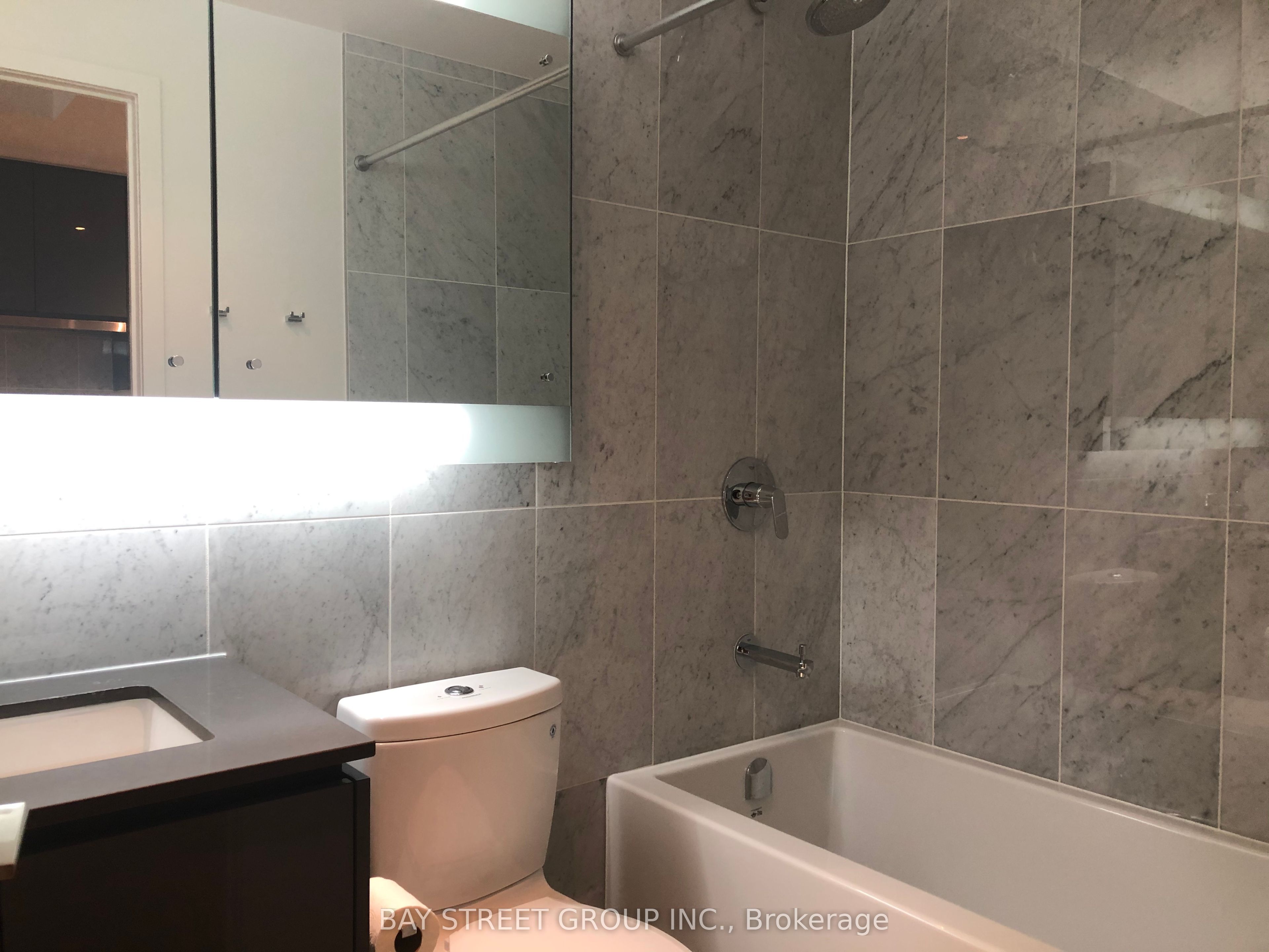 117 Mcmahon Drive 1808 Property Photo 9