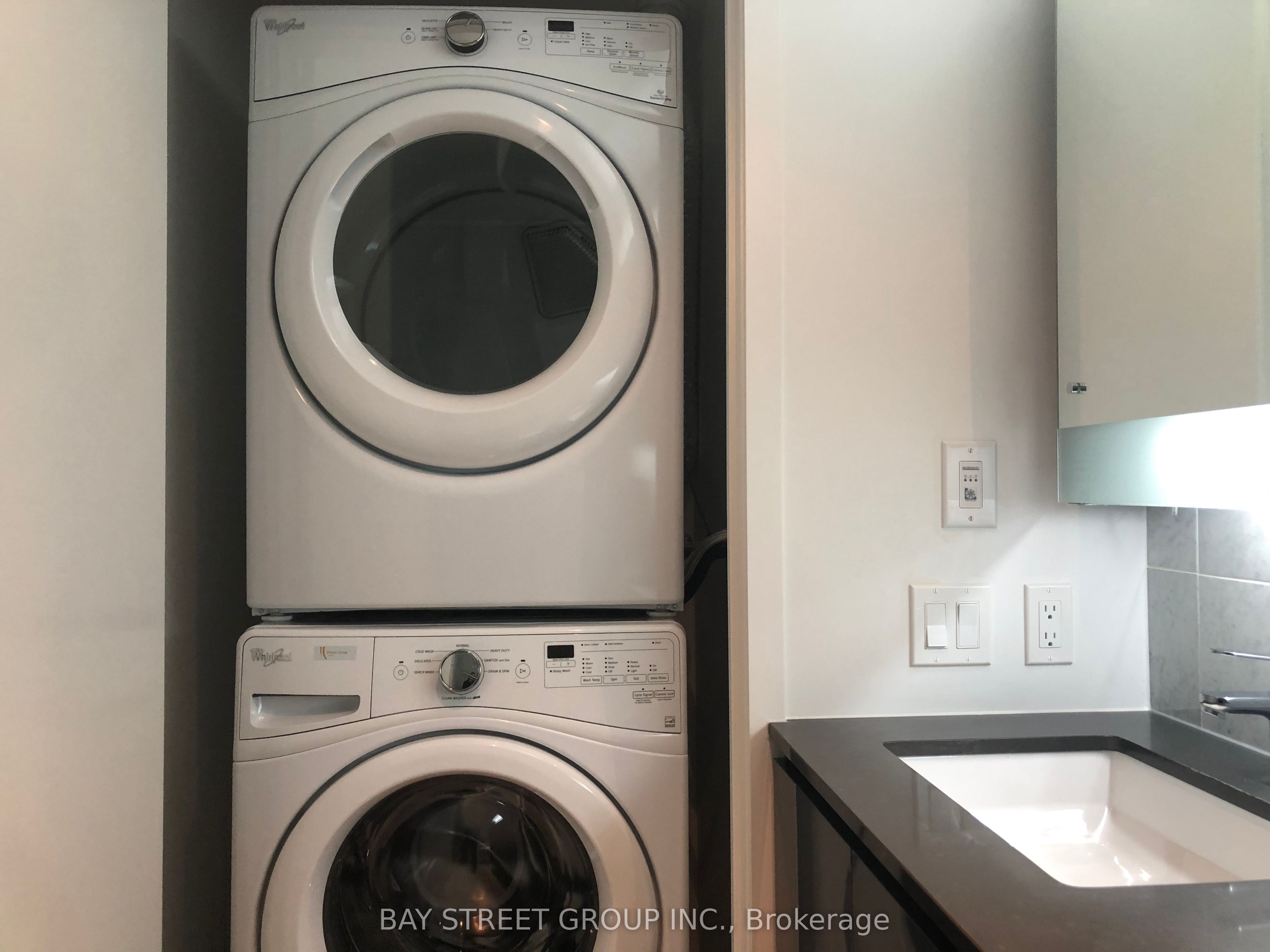 117 Mcmahon Drive 1808 Property Photo 11