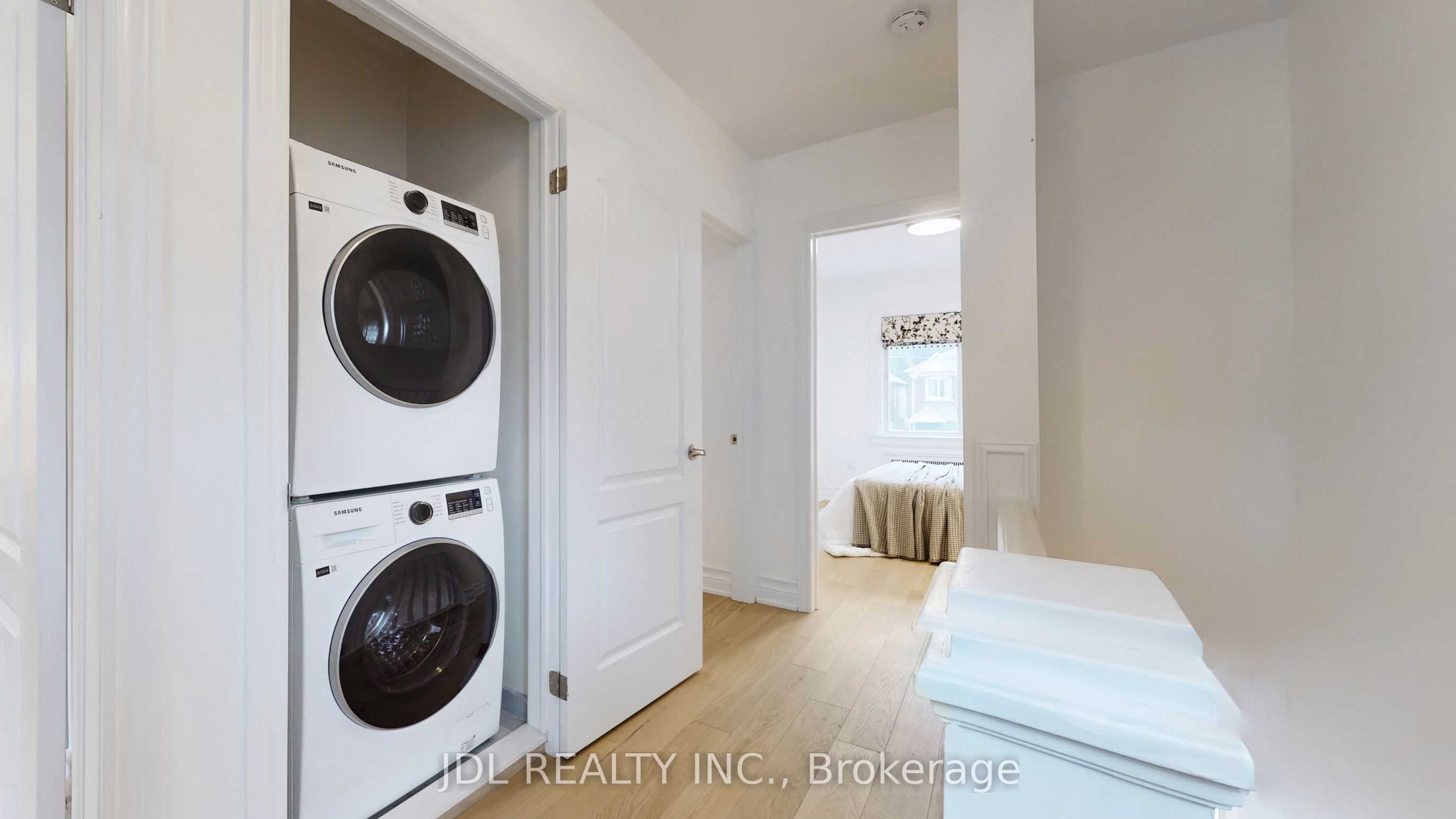 280 Fairlawn Avenue Property Photo 19
