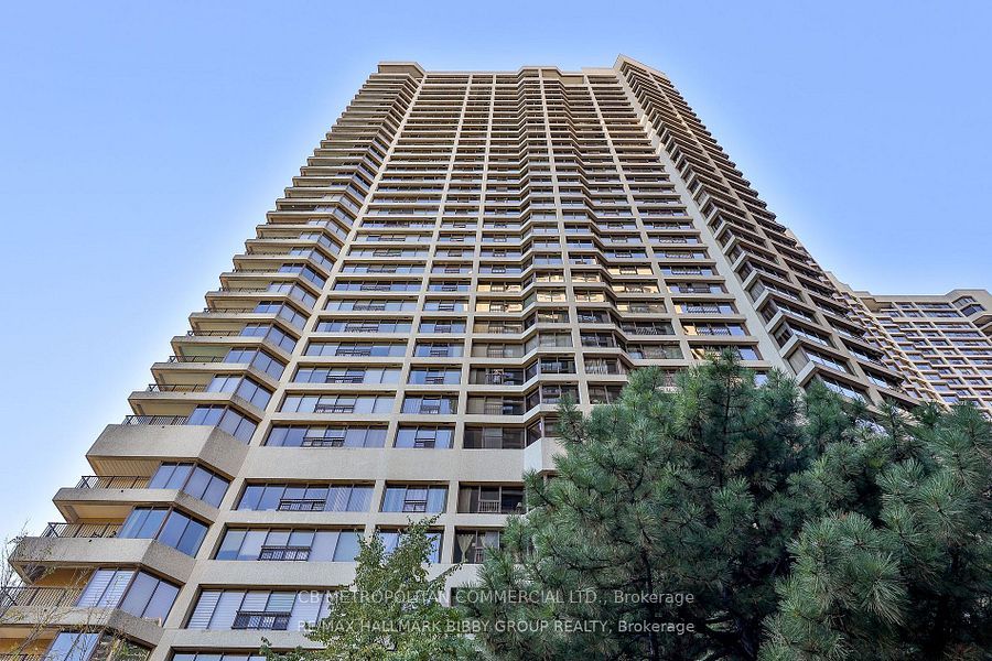 65 Harbour Square 3305 Property Photo 2
