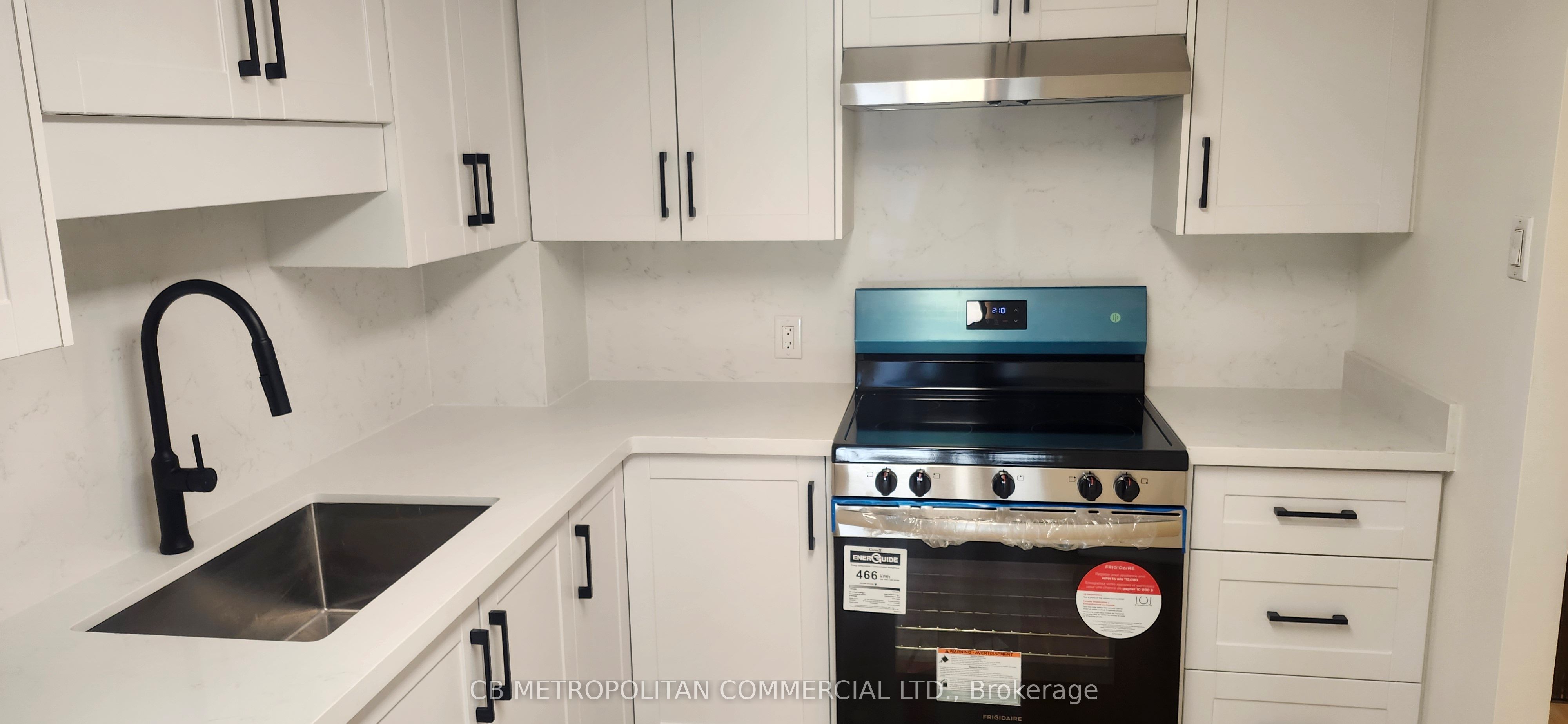 65 Harbour Square 3305 Property Photo 5