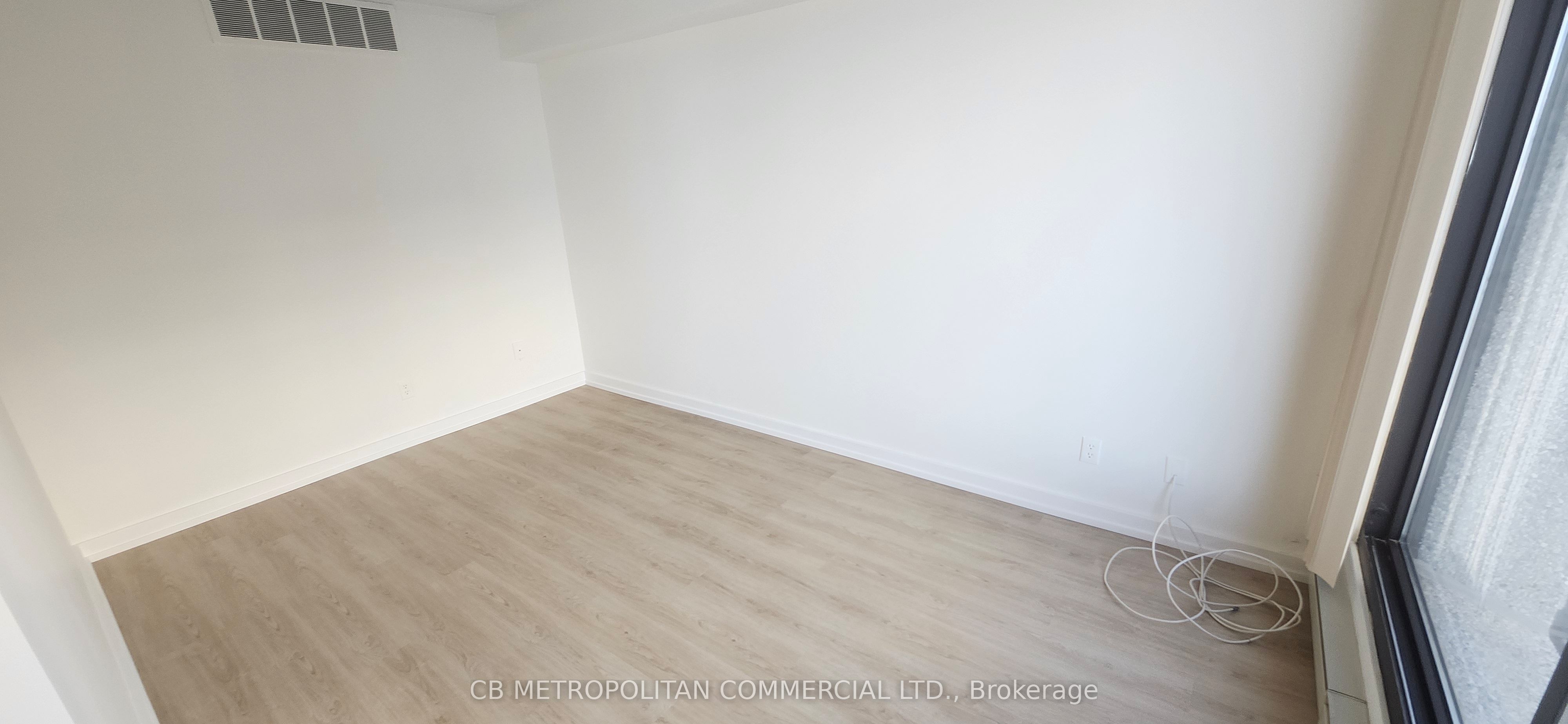 65 Harbour Square 3305 Property Photo 11