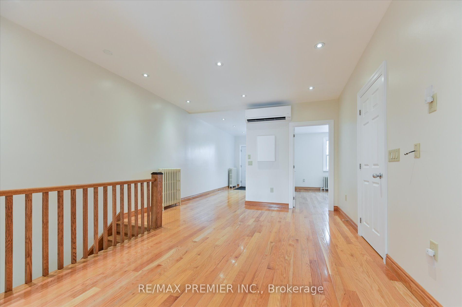 1575 Bayview Avenue Property Photo 4