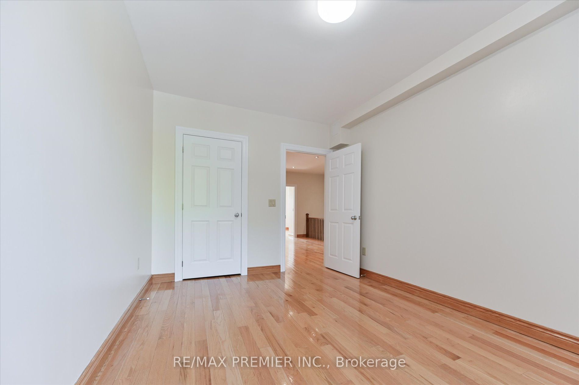 1575 Bayview Avenue Property Photo 9