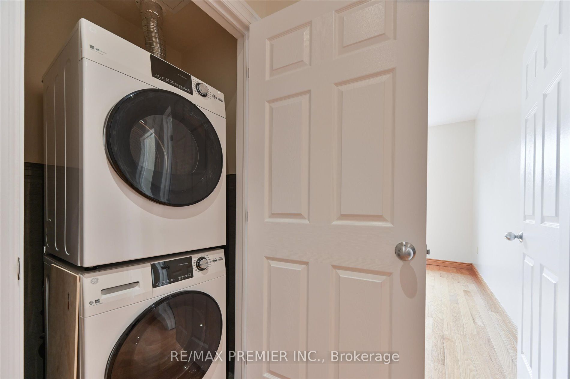 1575 Bayview Avenue Property Photo 13