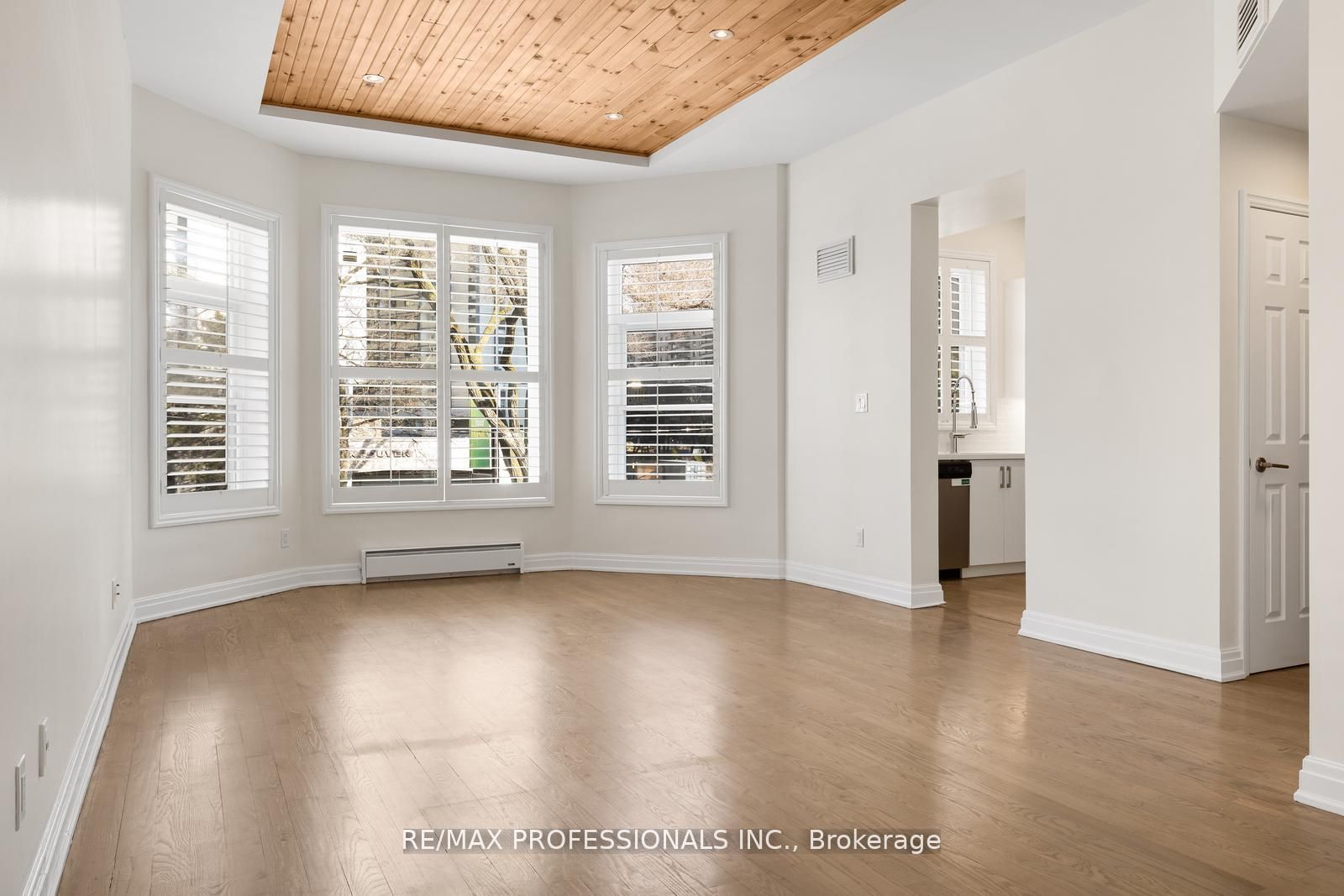 253 Wellesley Street E C Property Photo 10