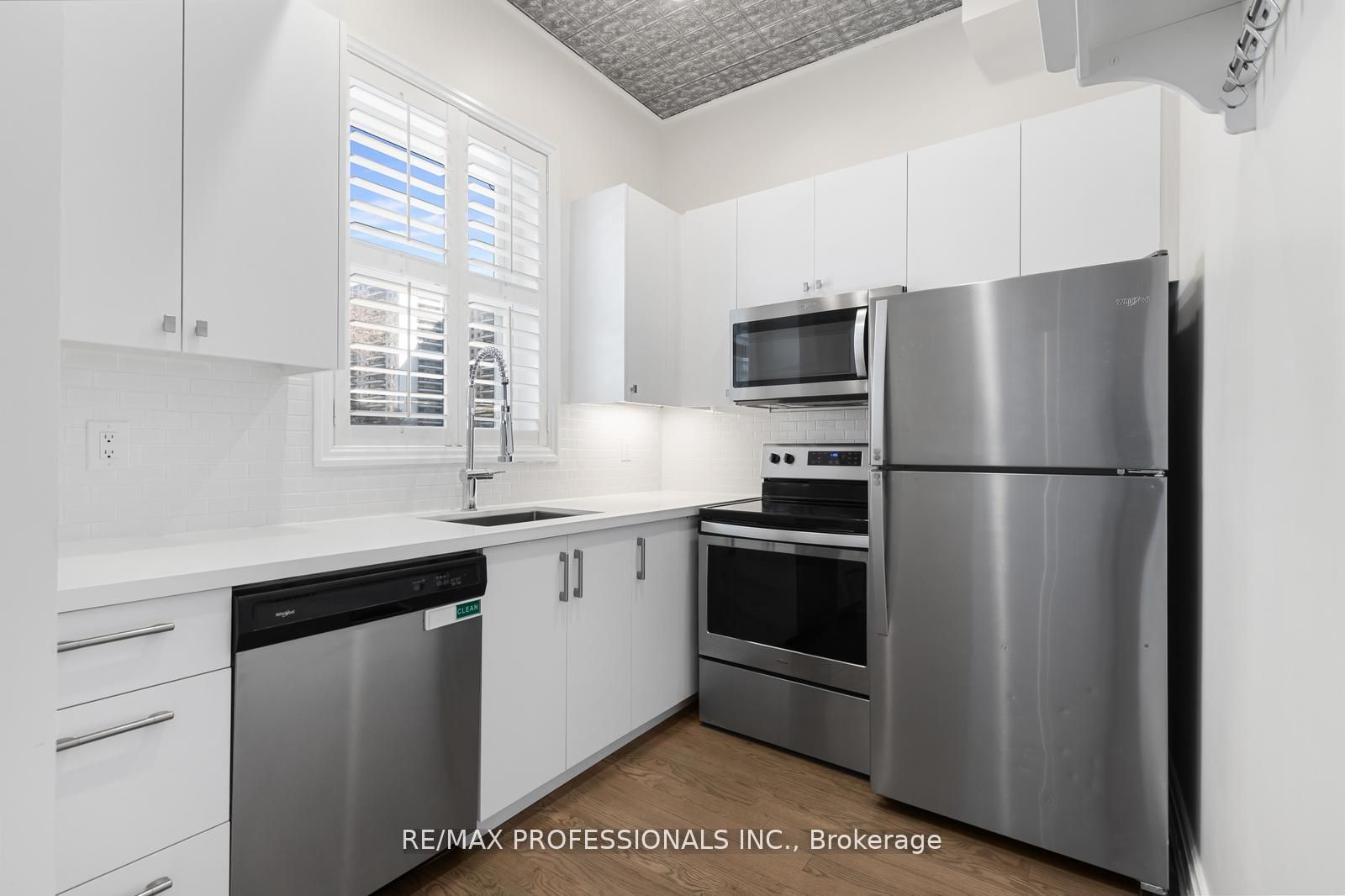 253 Wellesley Street E C Property Photo 11