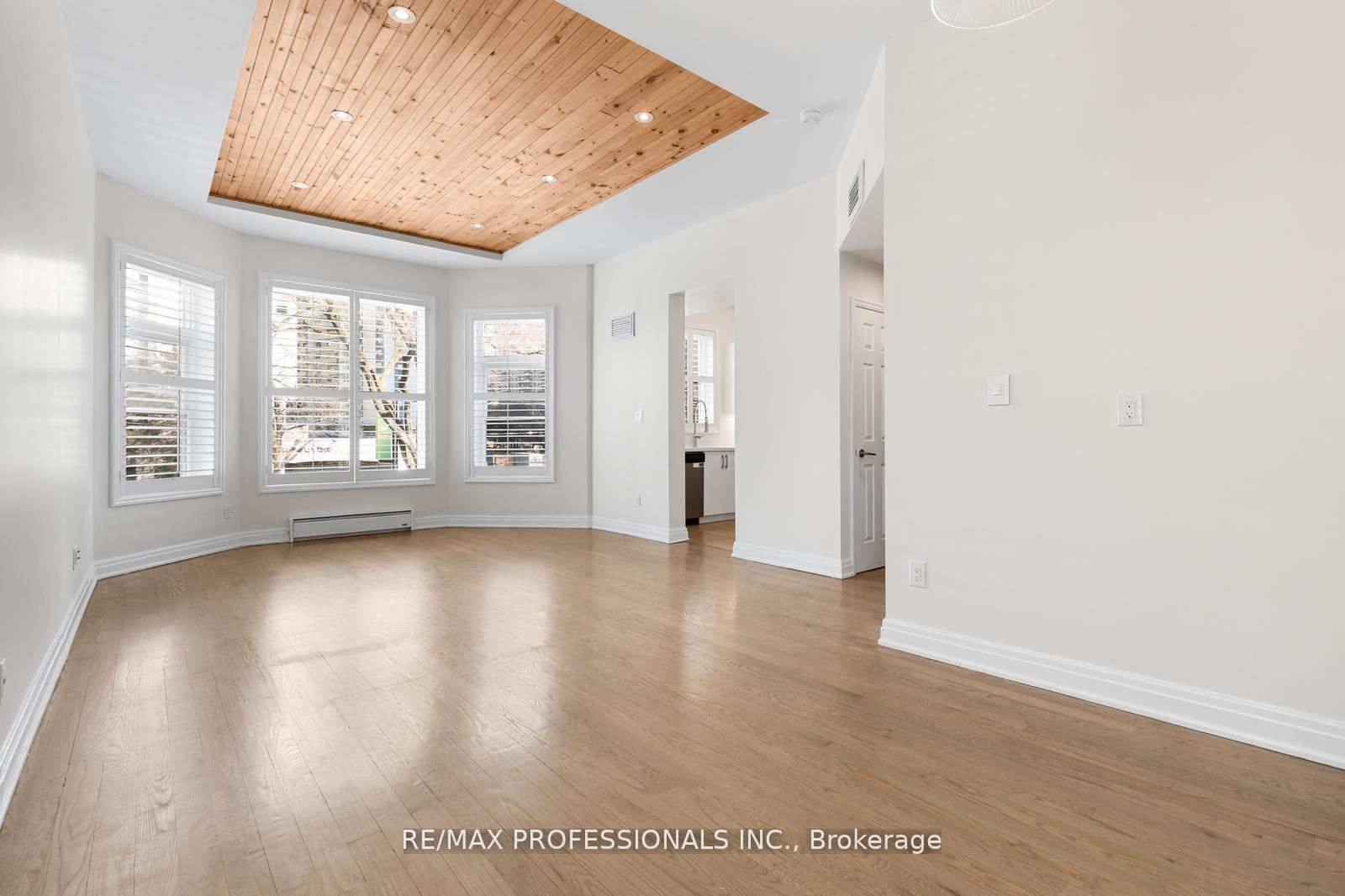 253 Wellesley Street E C Property Photo 14