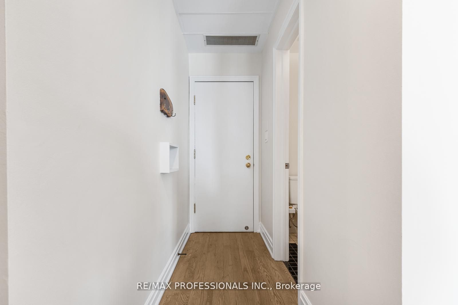 253 Wellesley Street E C Property Photo 17