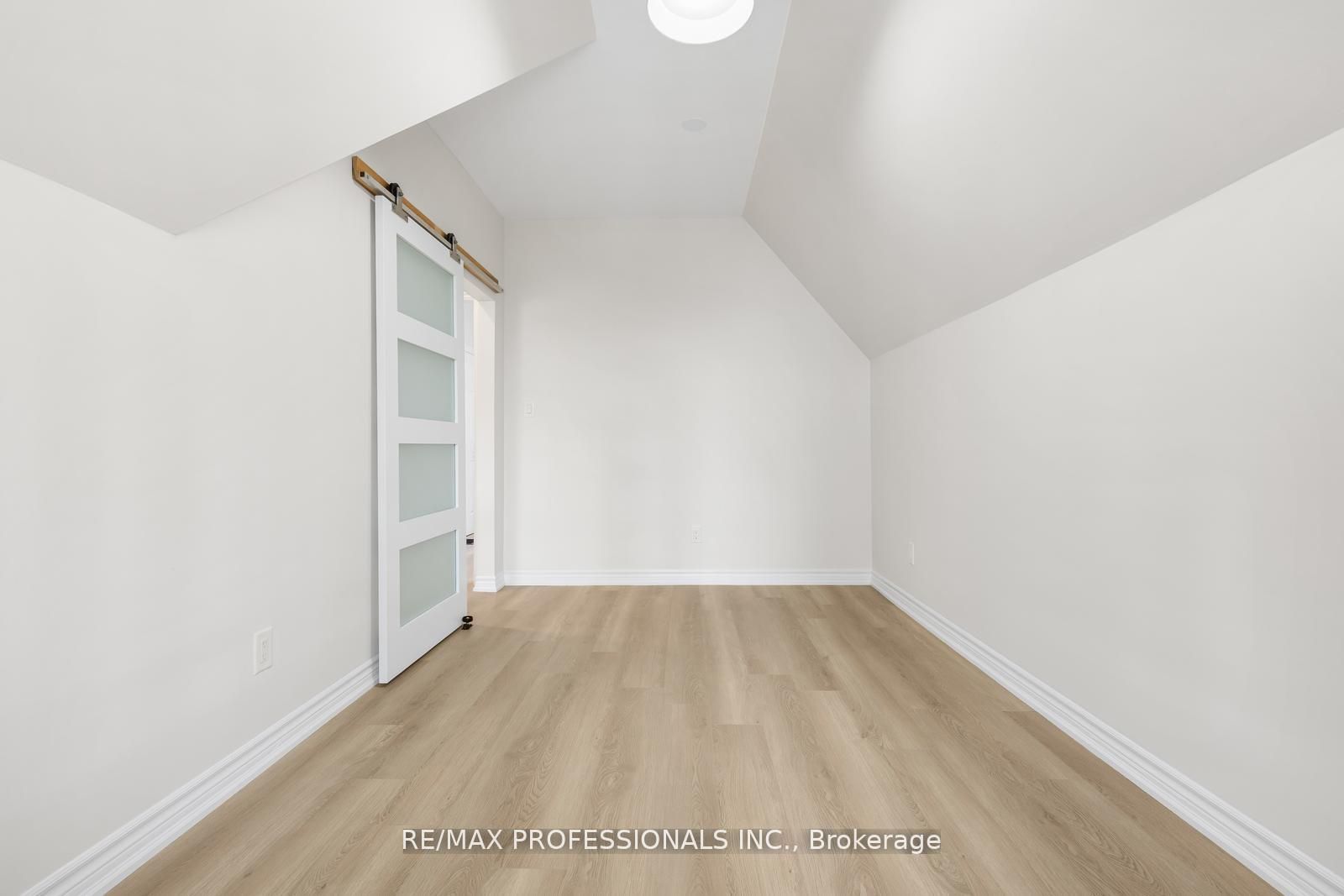 253 Wellesley Street E C Property Photo 26