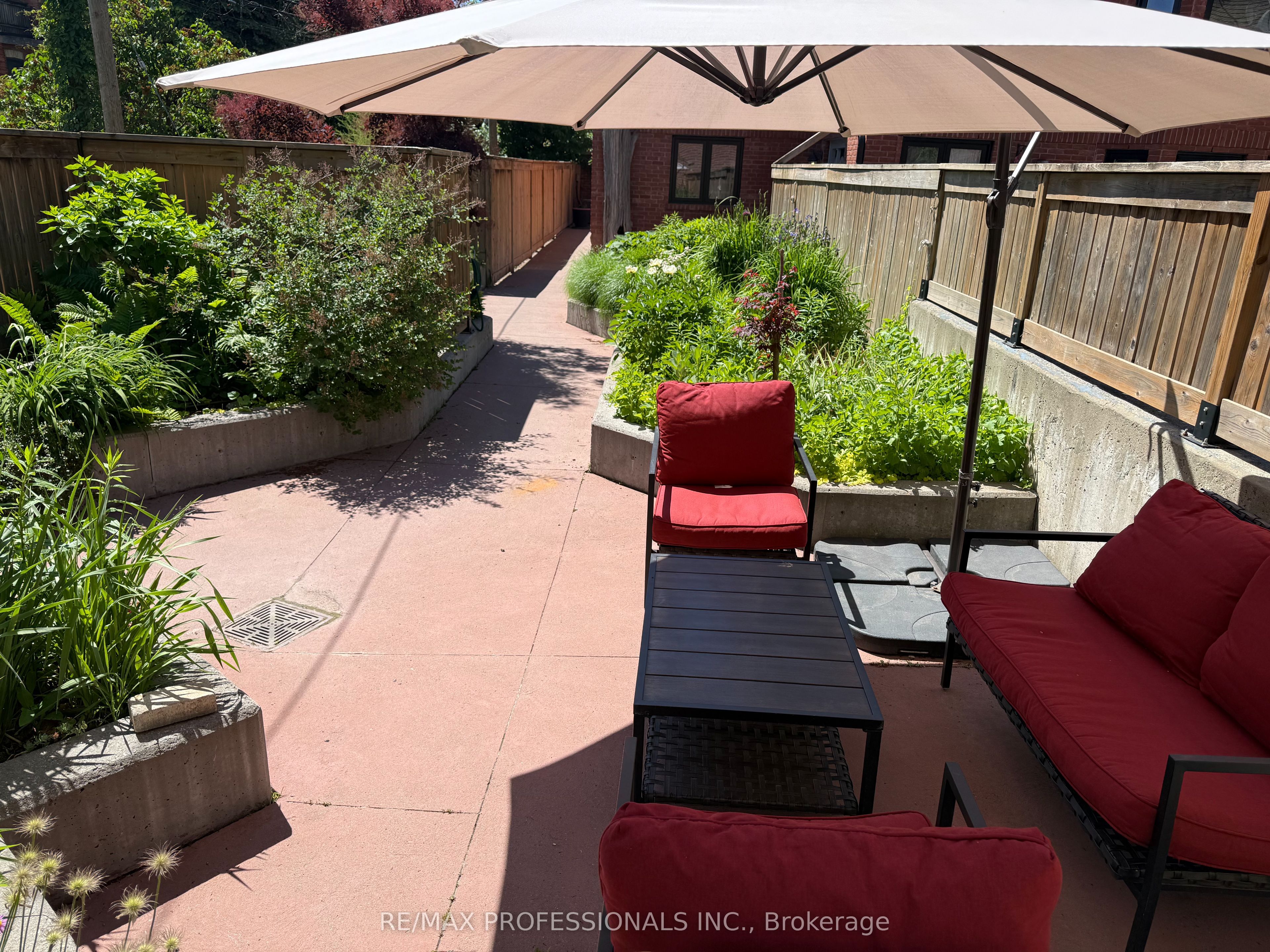 253 Wellesley Street E C Property Photo 33