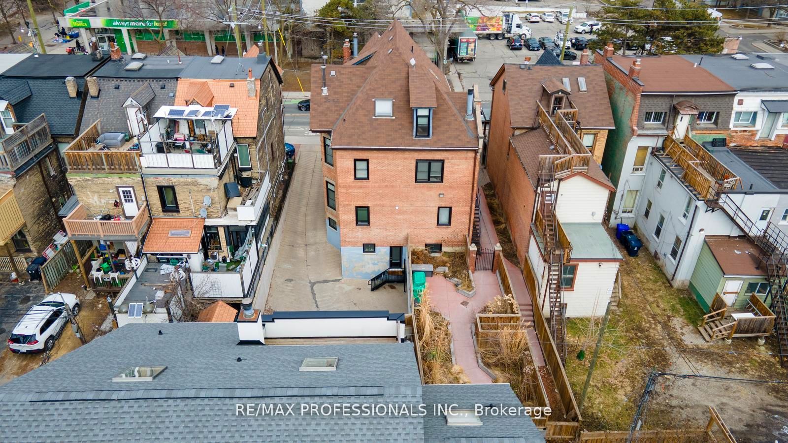 253 Wellesley Street E C Property Photo 38