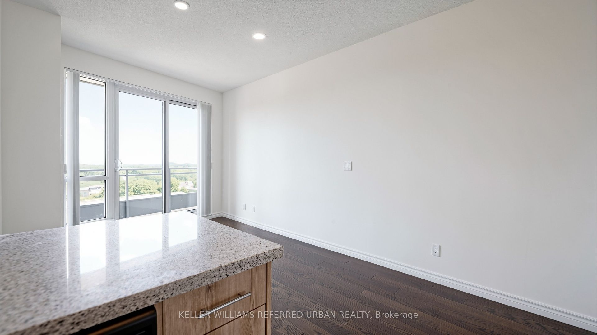 18 Holmes Avenue 912 Property Photo 6