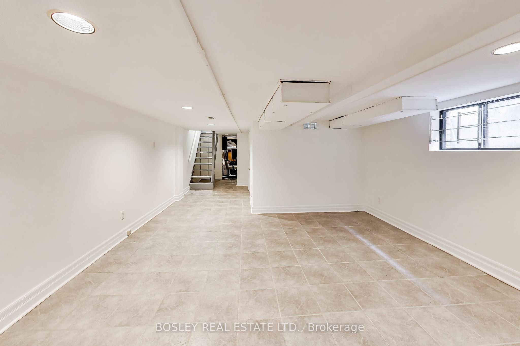 295 Seaton Street Property Photo 33