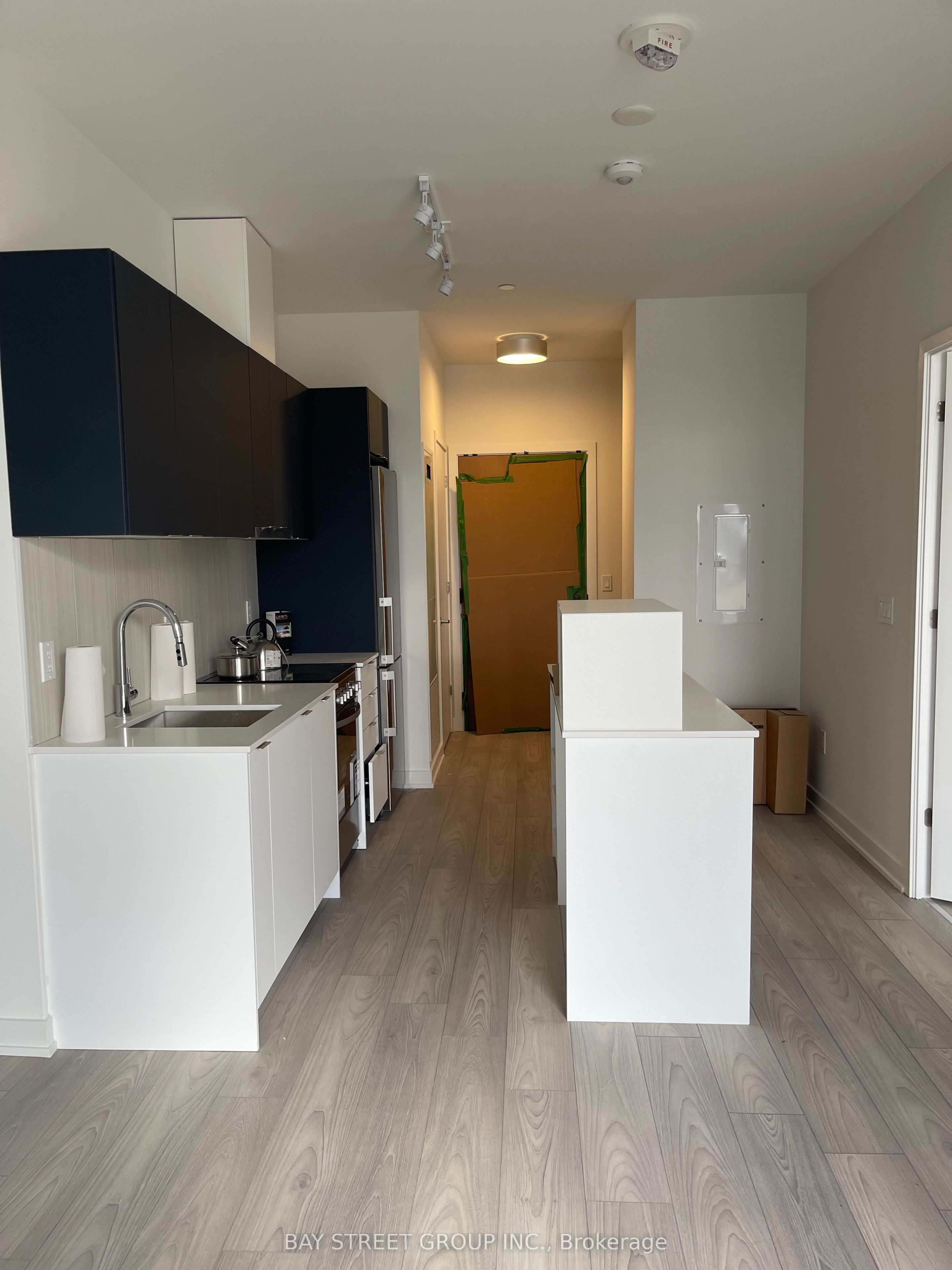 8 Tippett Road 1010 Property Photo 7