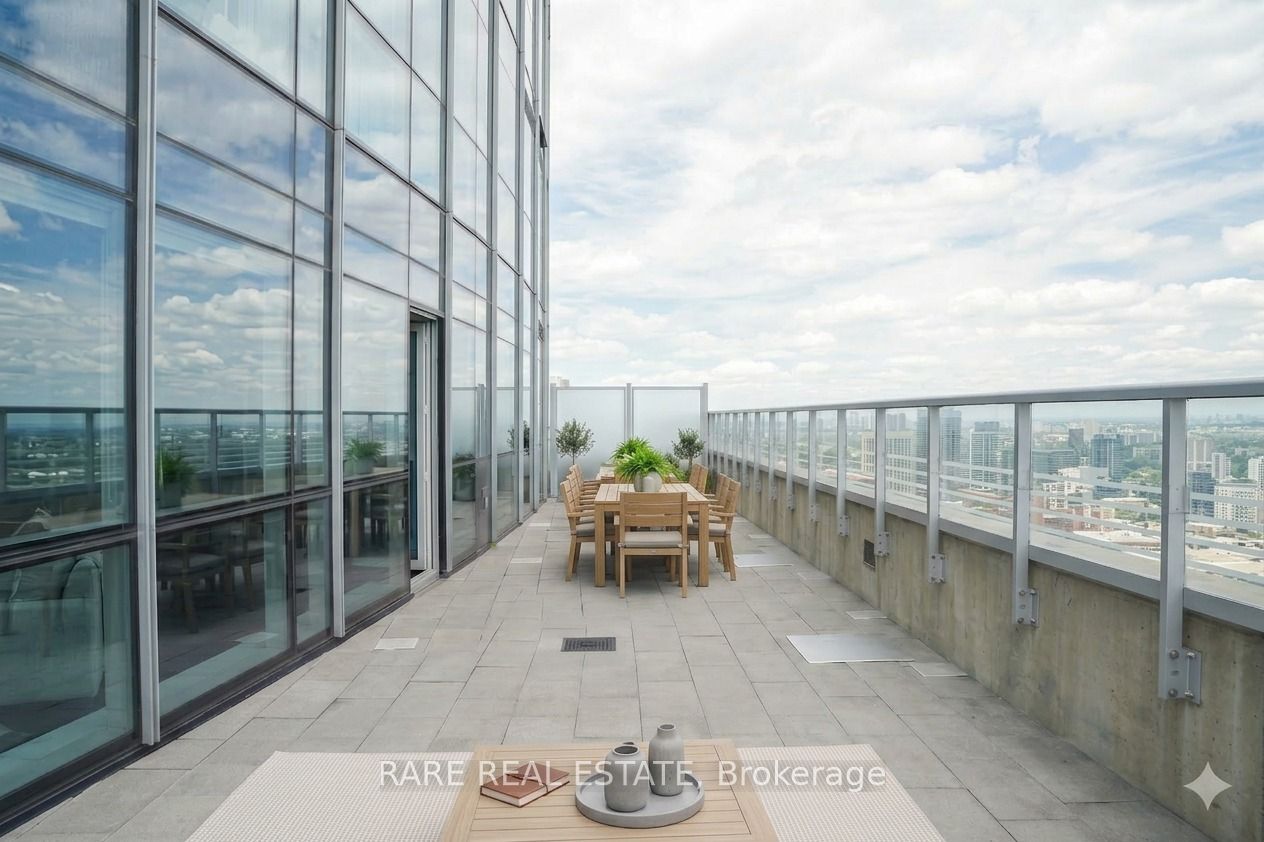 388 Yonge Street 5907 Property Photo 4