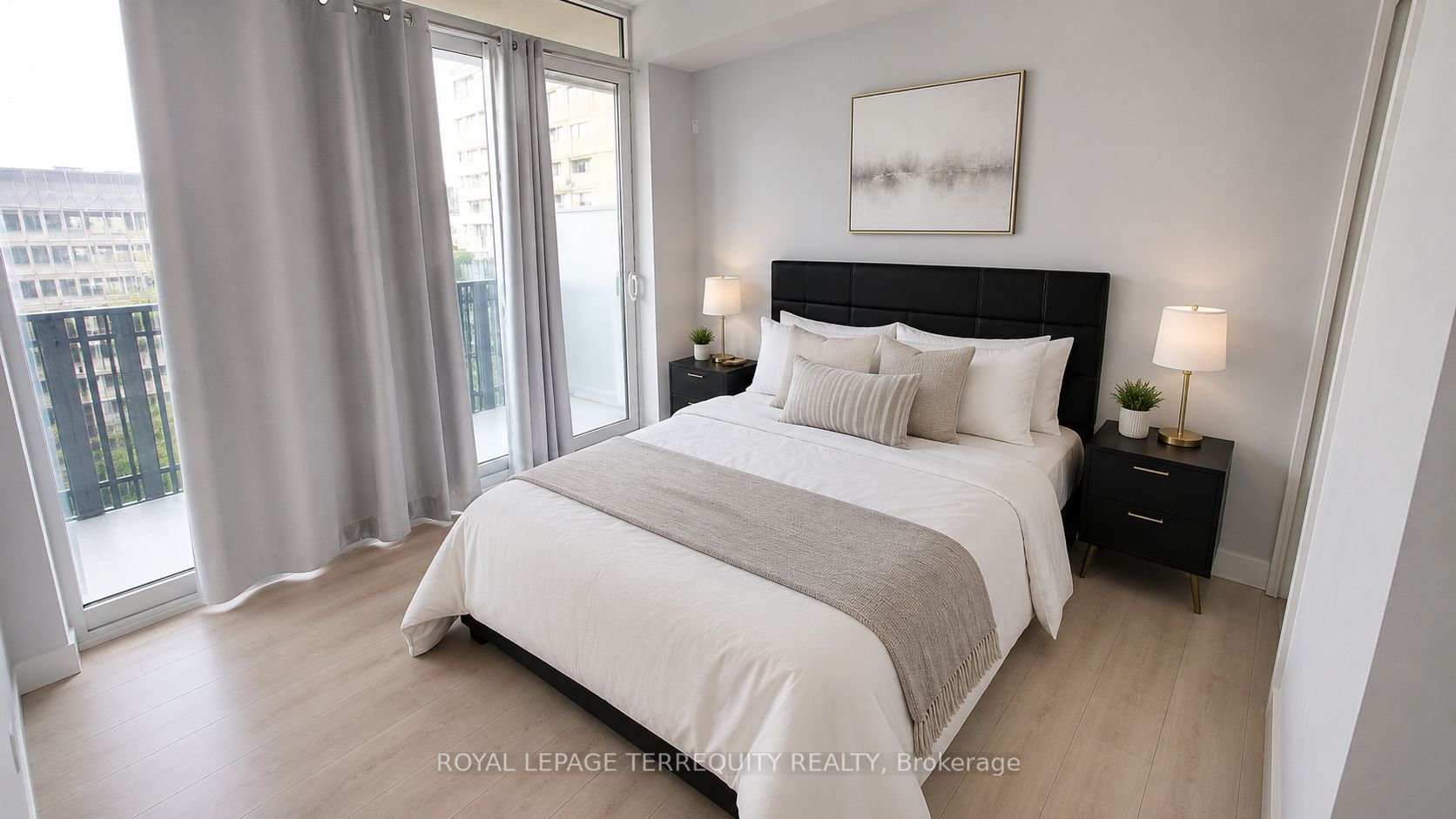8 Eglinton Avenue E 505 Property Photo 6