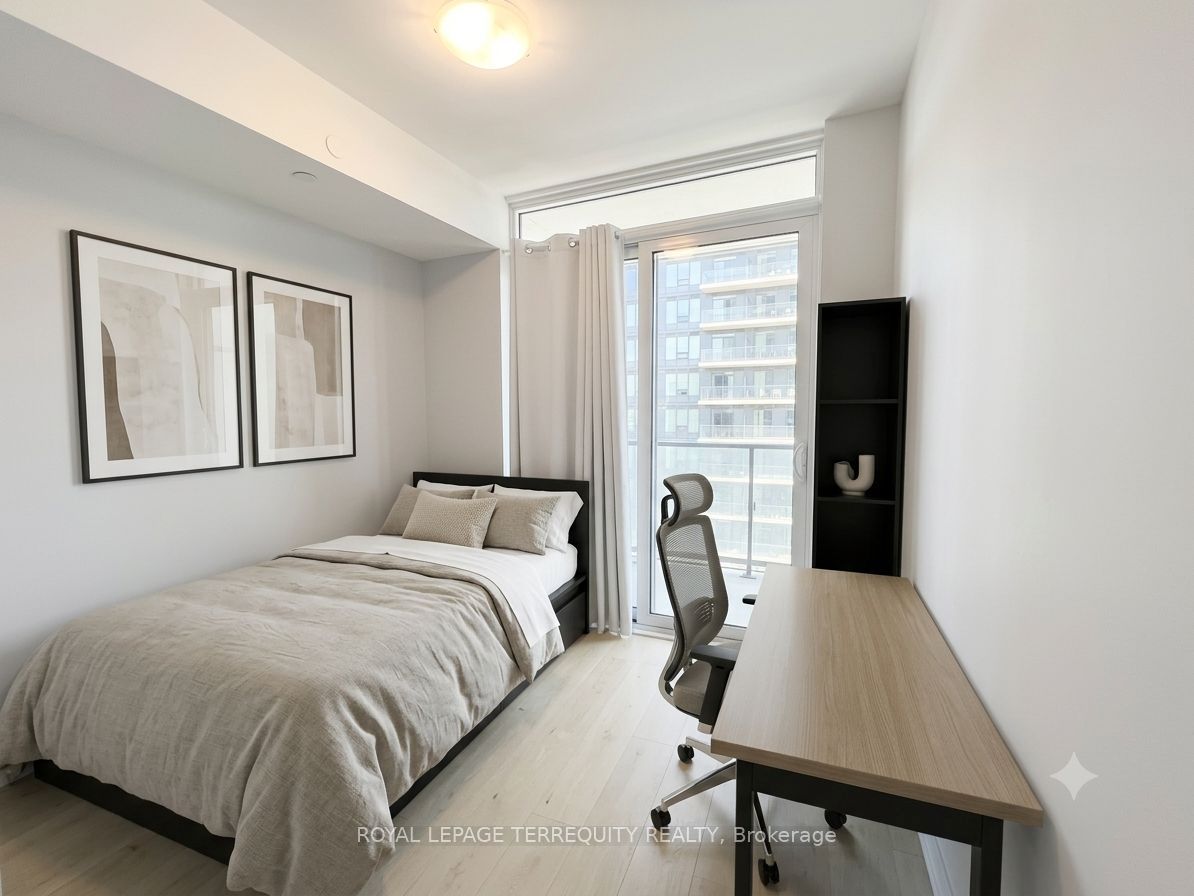 8 Eglinton Avenue E 505 Property Photo 7