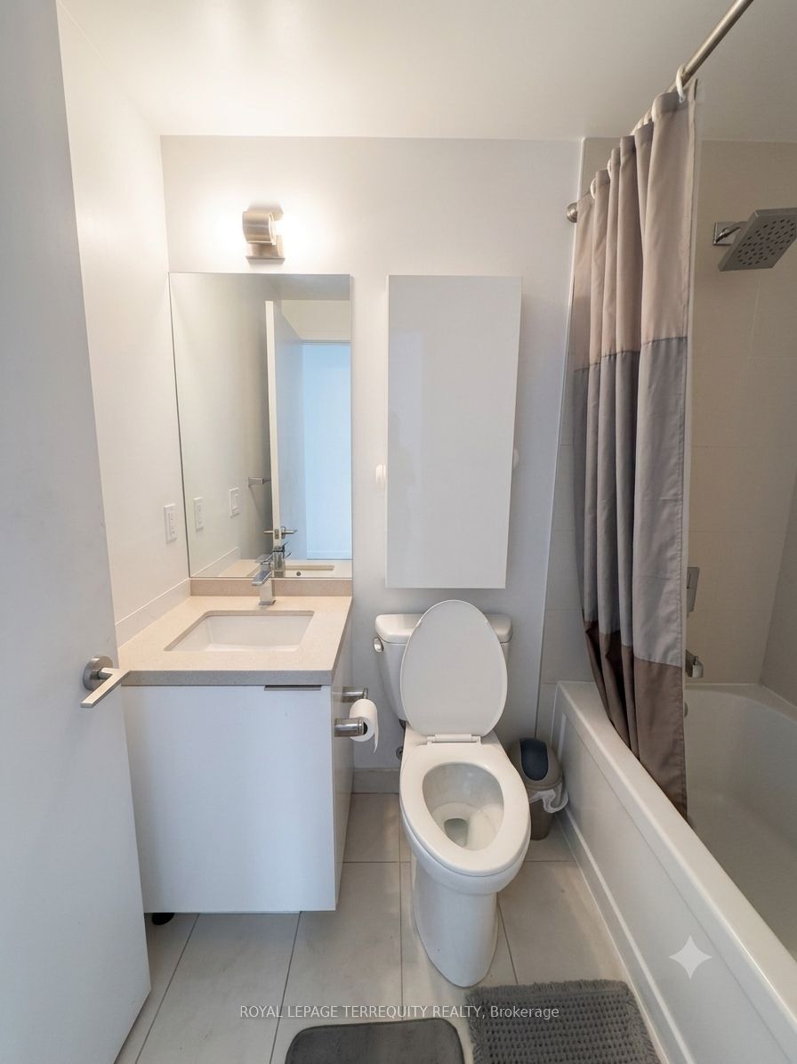 8 Eglinton Avenue E 505 Property Photo 8