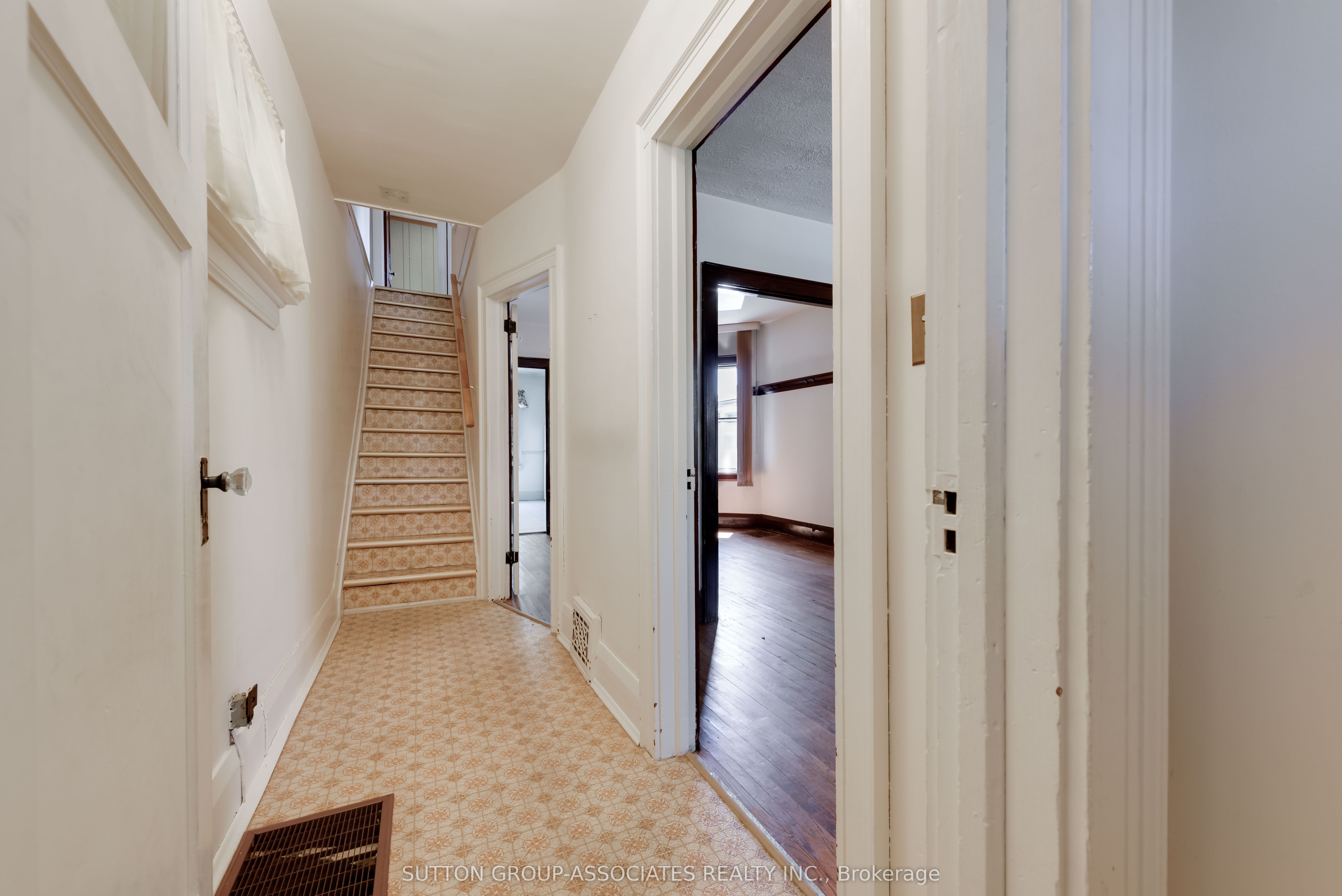 155 Earlsdale Avenue Property Photo 2