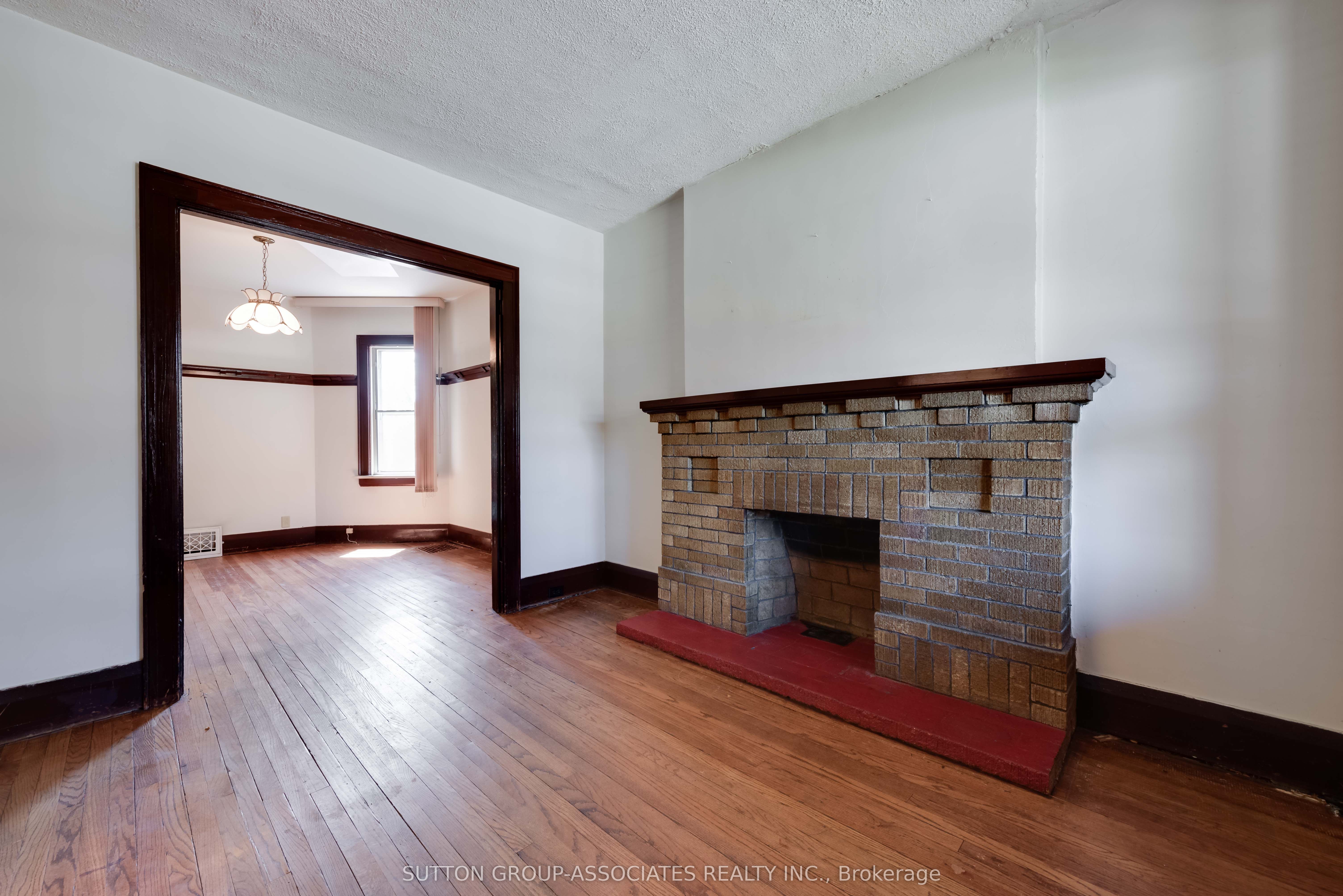 155 Earlsdale Avenue Property Photo 4