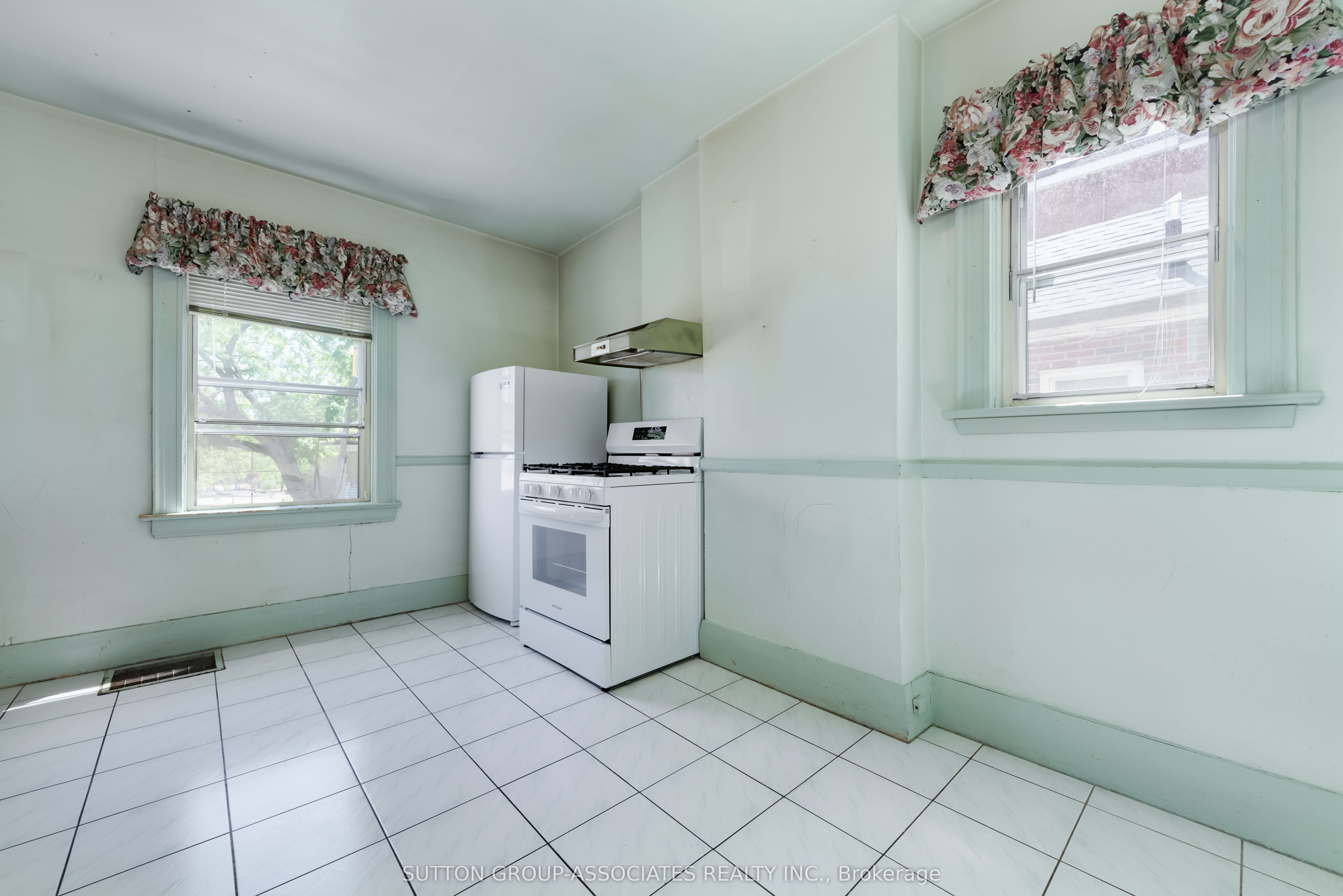 155 Earlsdale Avenue Property Photo 9