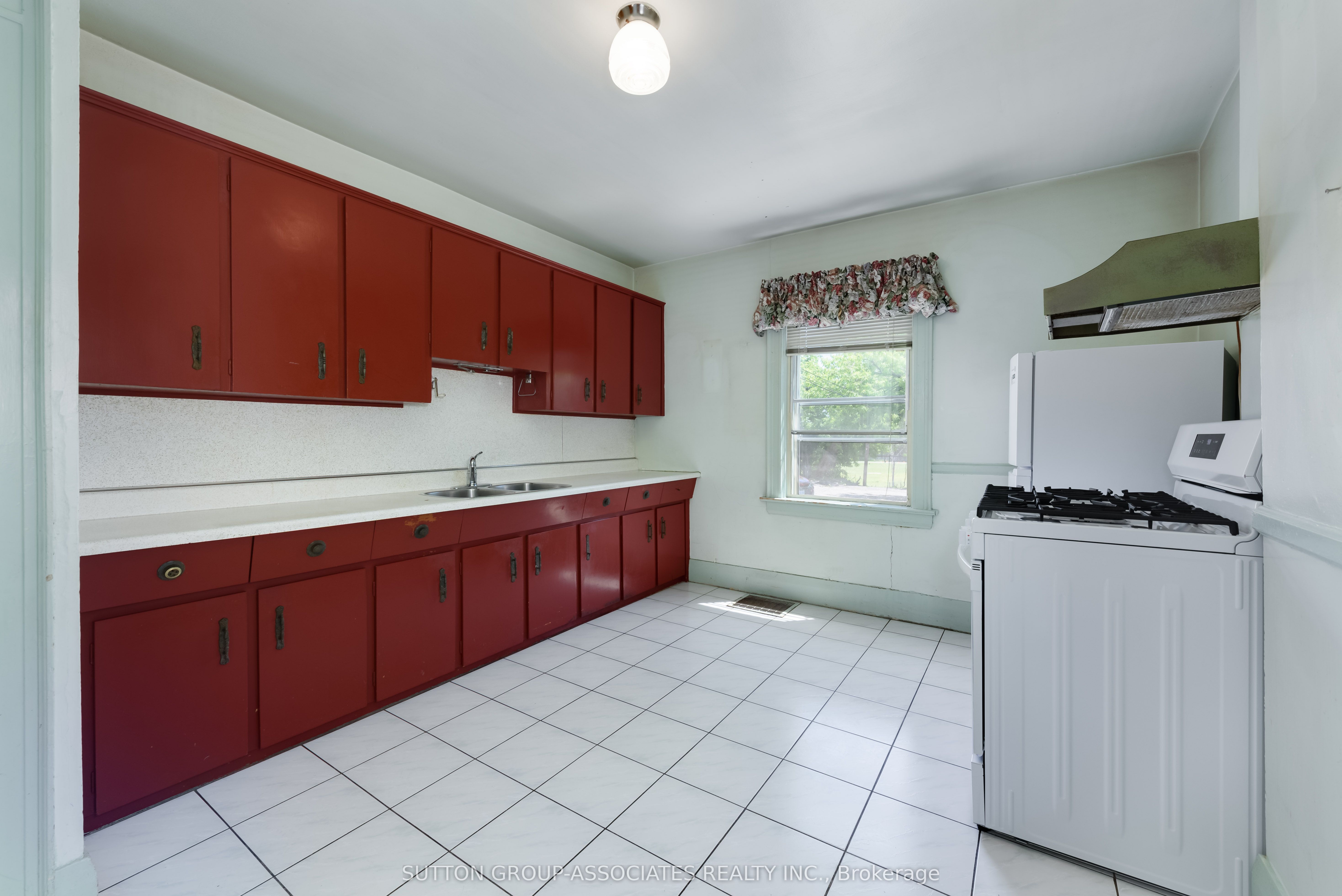 155 Earlsdale Avenue Property Photo 10