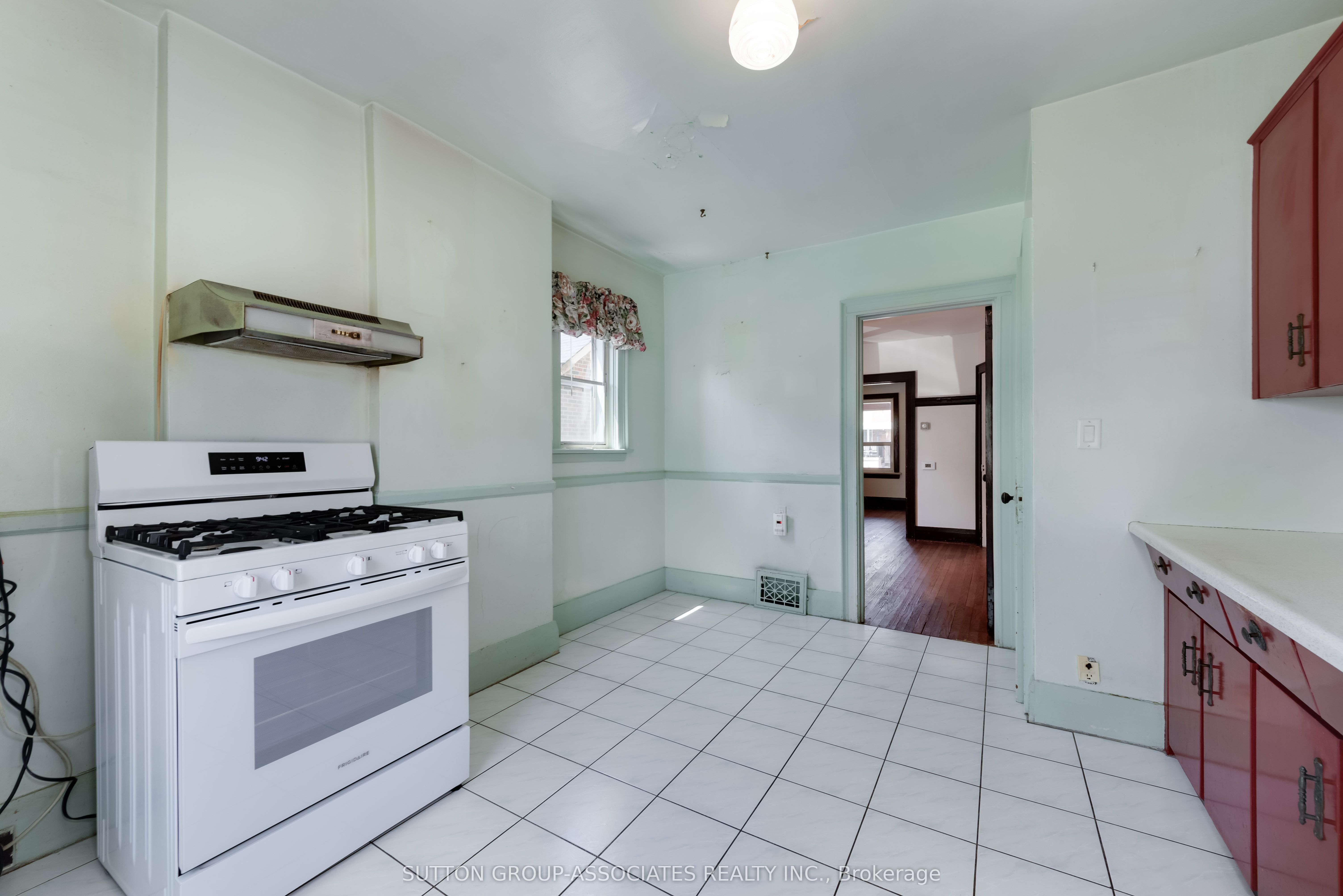 155 Earlsdale Avenue Property Photo 12