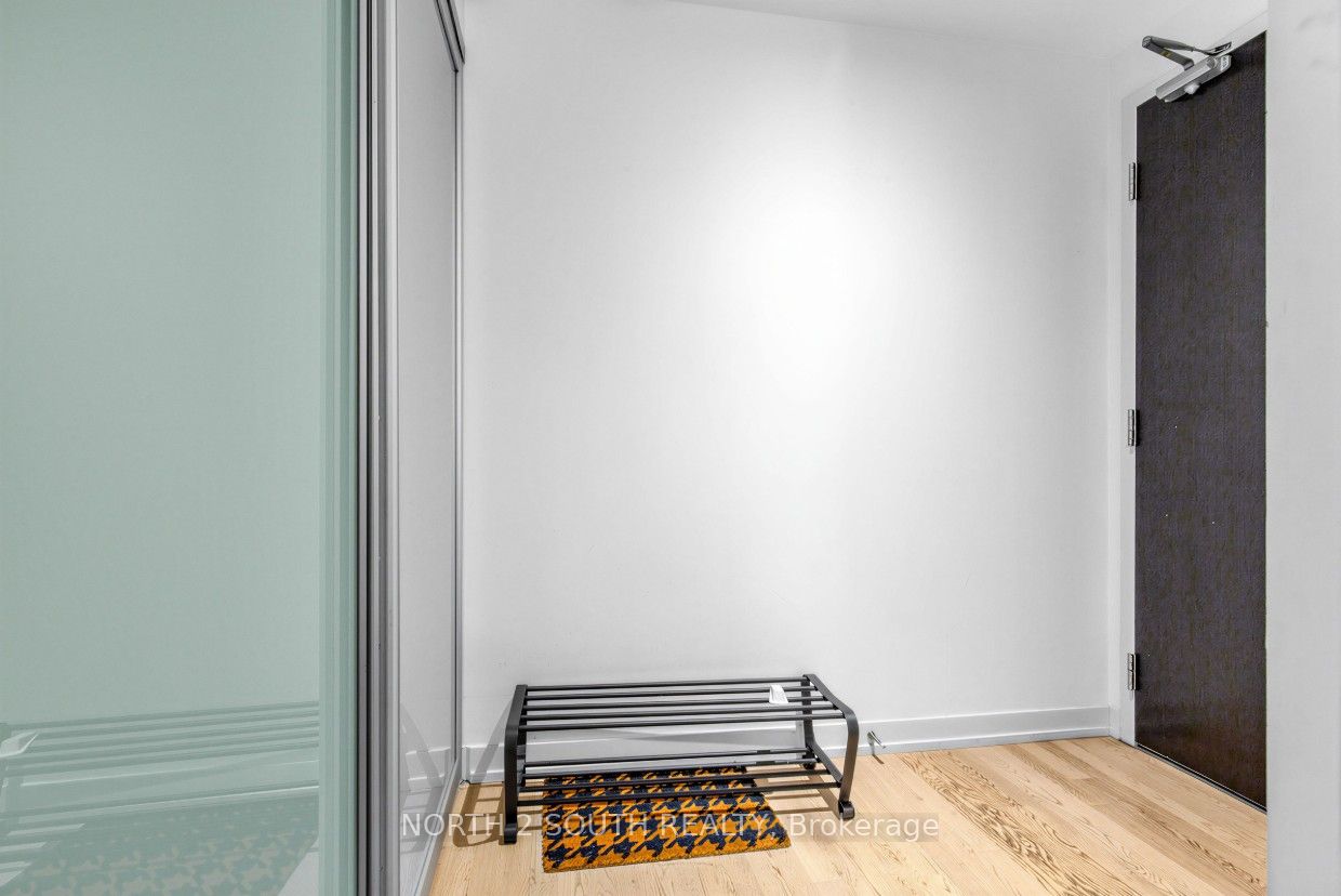 95 Bathurst Street 225 Property Photo 2