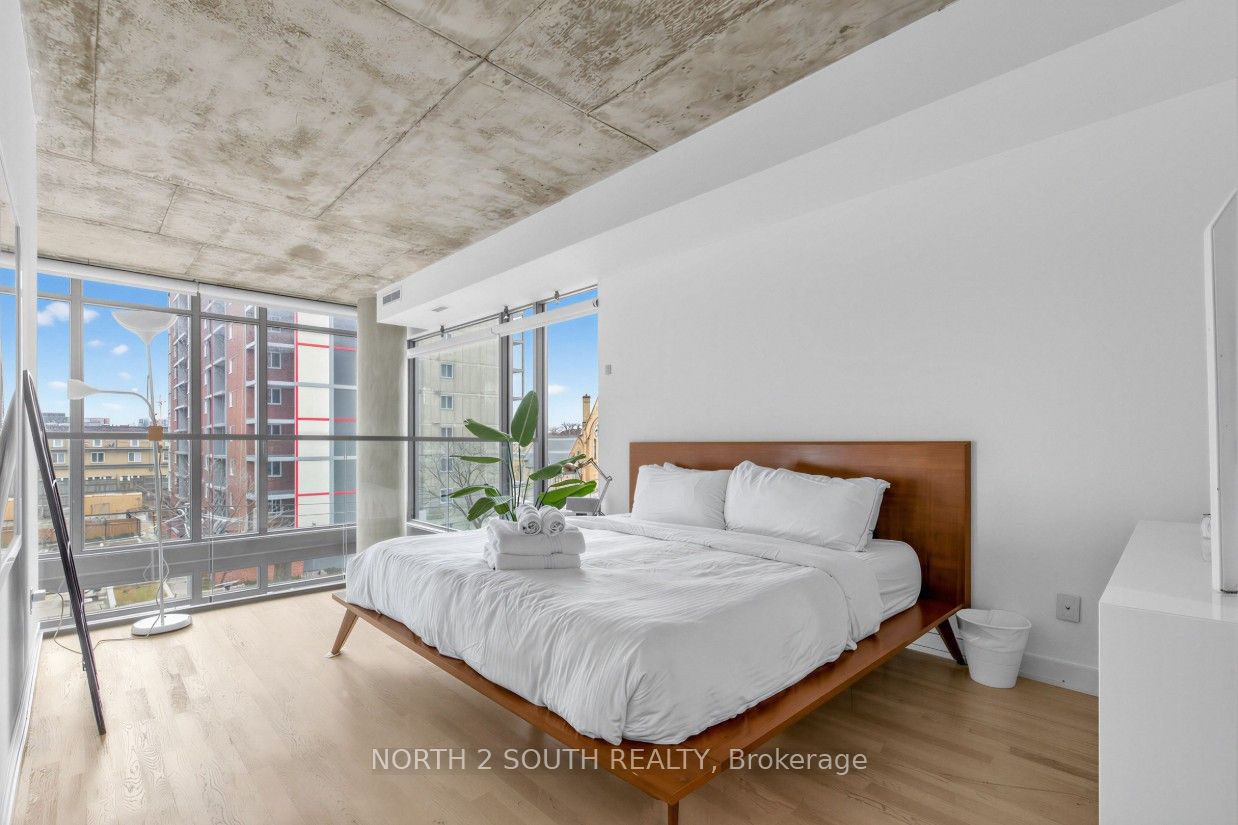 95 Bathurst Street 225 Property Photo 8