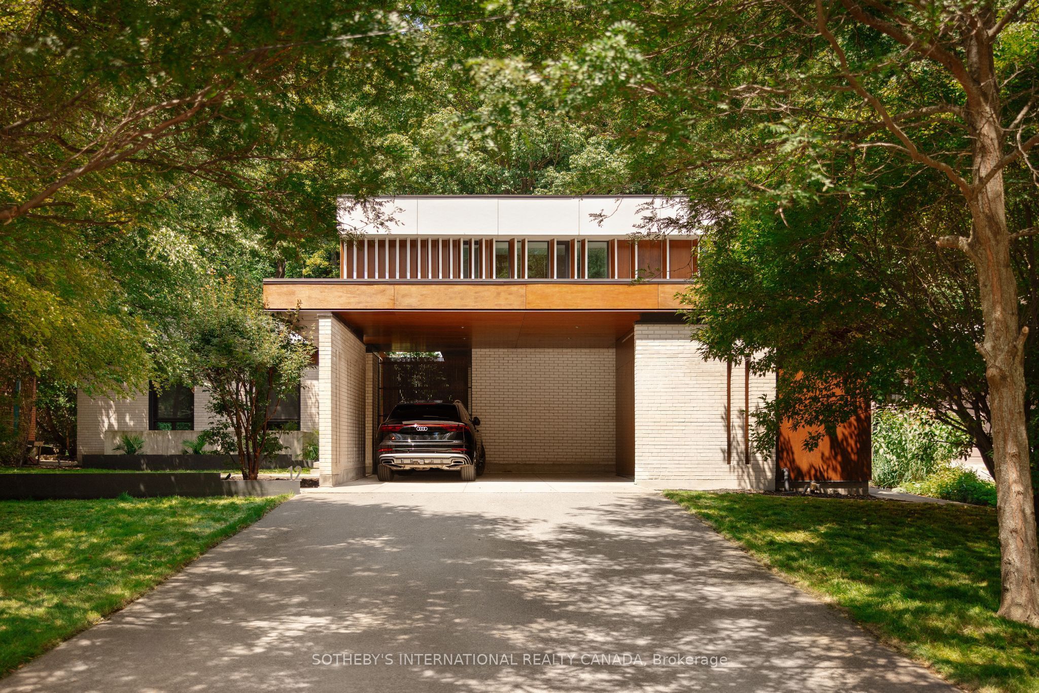 12 York Valley Crescent Property Photo 2