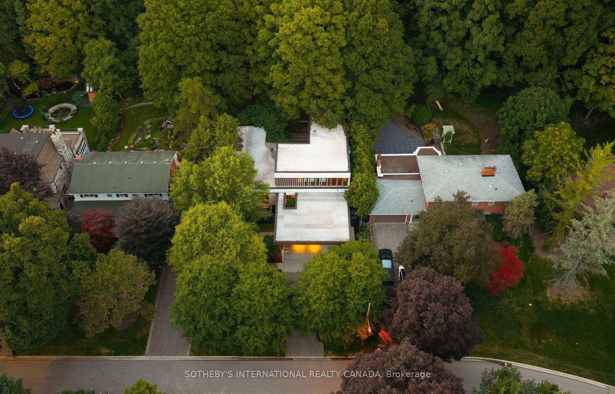 12 York Valley Crescent Property Photo 6