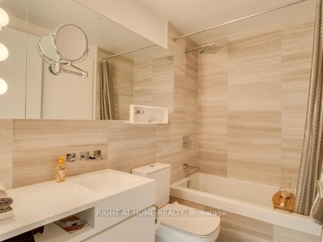 45 Charles Street E 4107 Property Photo 10
