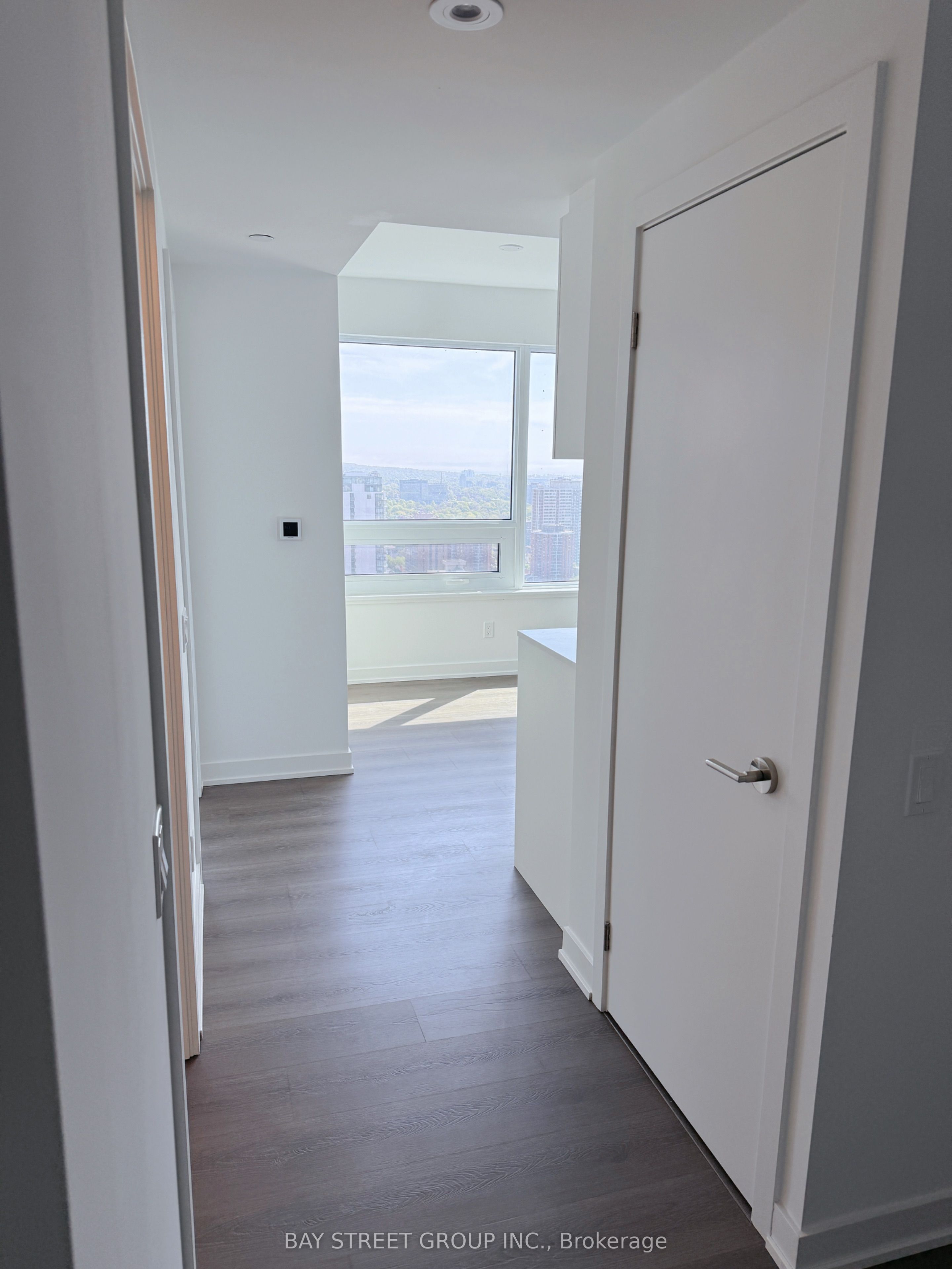 8 Wellesley Street W 4012 Property Photo 4