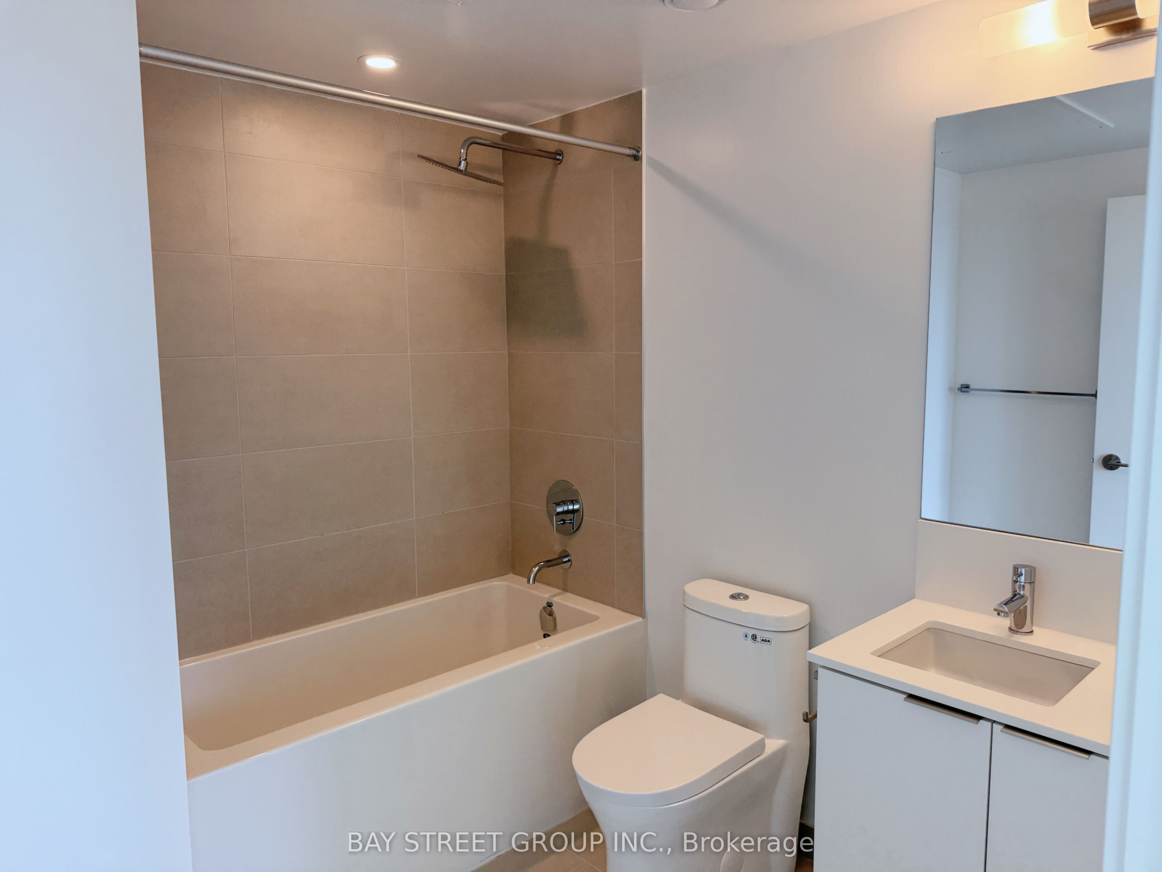 8 Wellesley Street W 4012 Property Photo 9