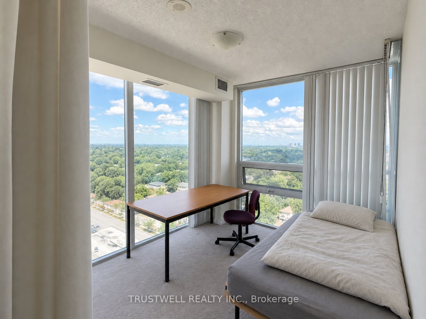 35 Hollywood Avenue 2120 Property Photo 6