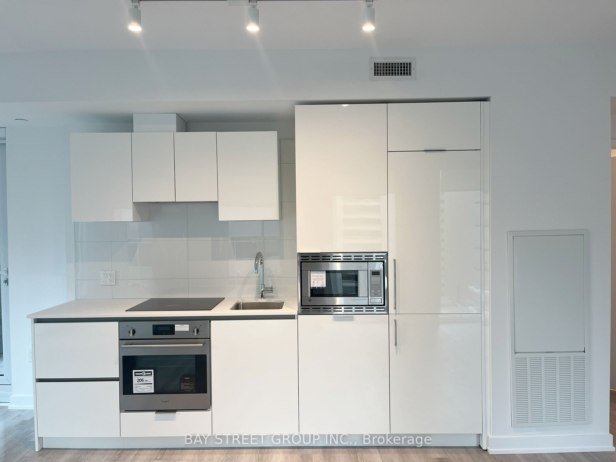 238 Simcoe Street 1904 Property Photo 8