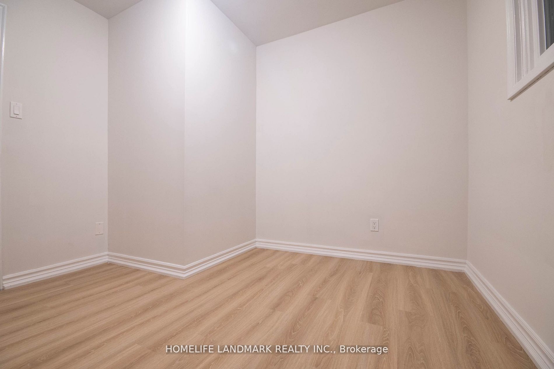 435 Connaught Avenue Bsmt Property Photo 6