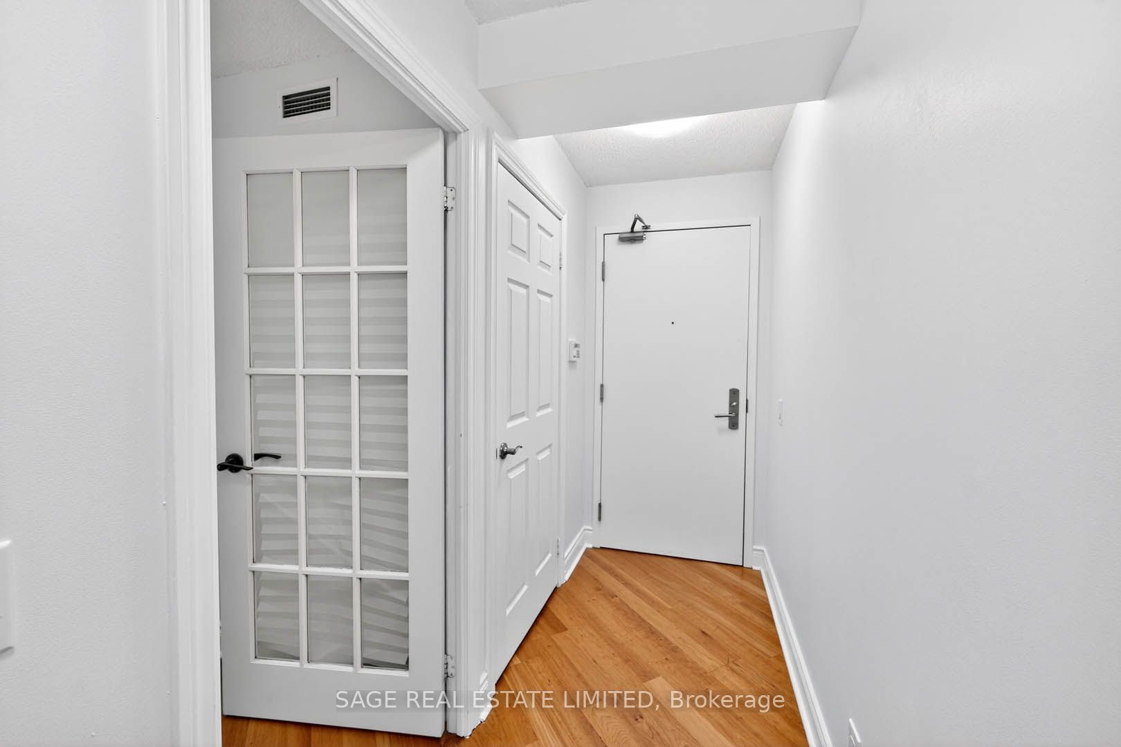 78 Harrison Garden Boulevard 1214 Property Photo 6