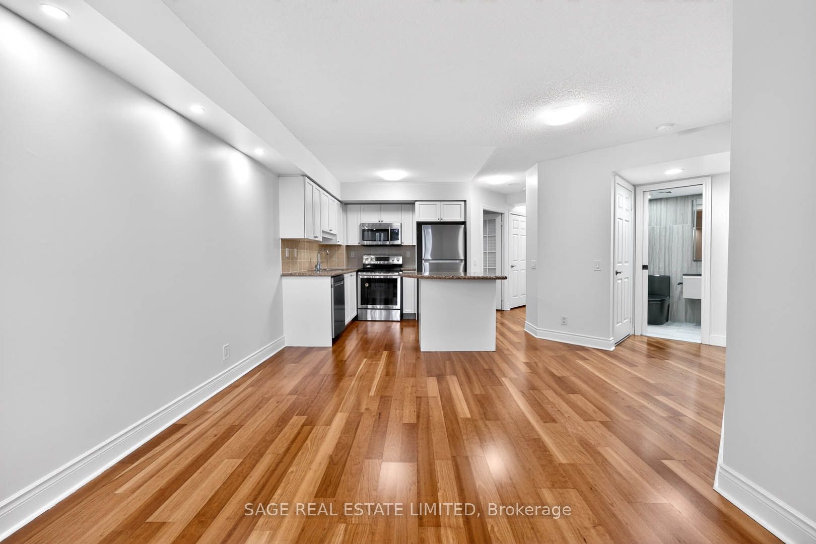 78 Harrison Garden Boulevard 1214 Property Photo 15