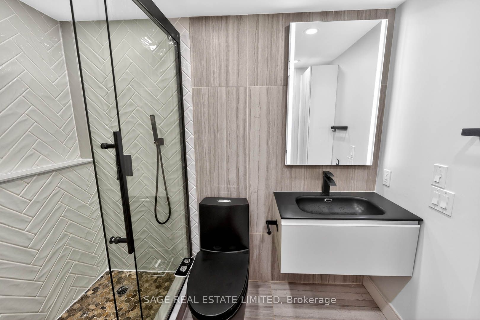 78 Harrison Garden Boulevard 1214 Property Photo 19