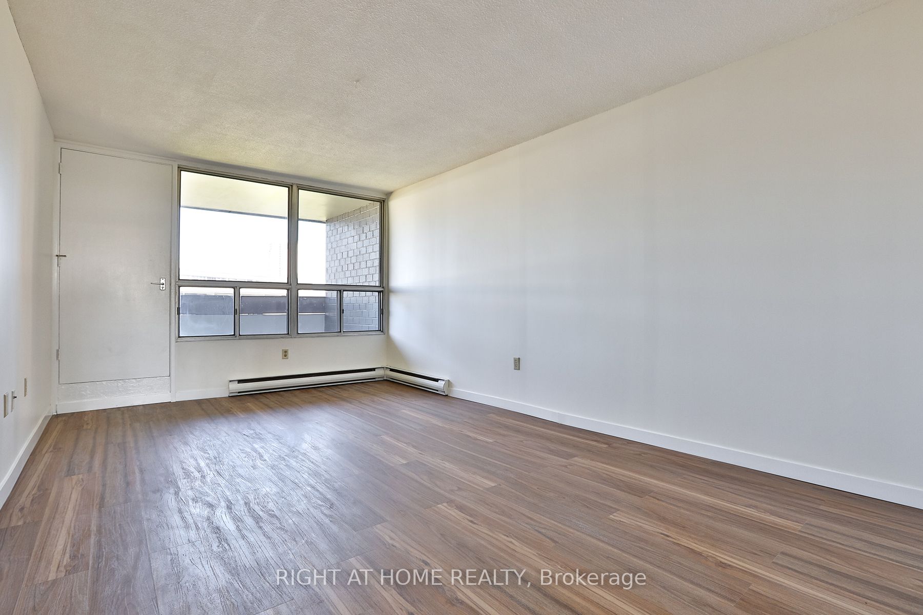 35 Sunny Glenway 302 Property Photo 8