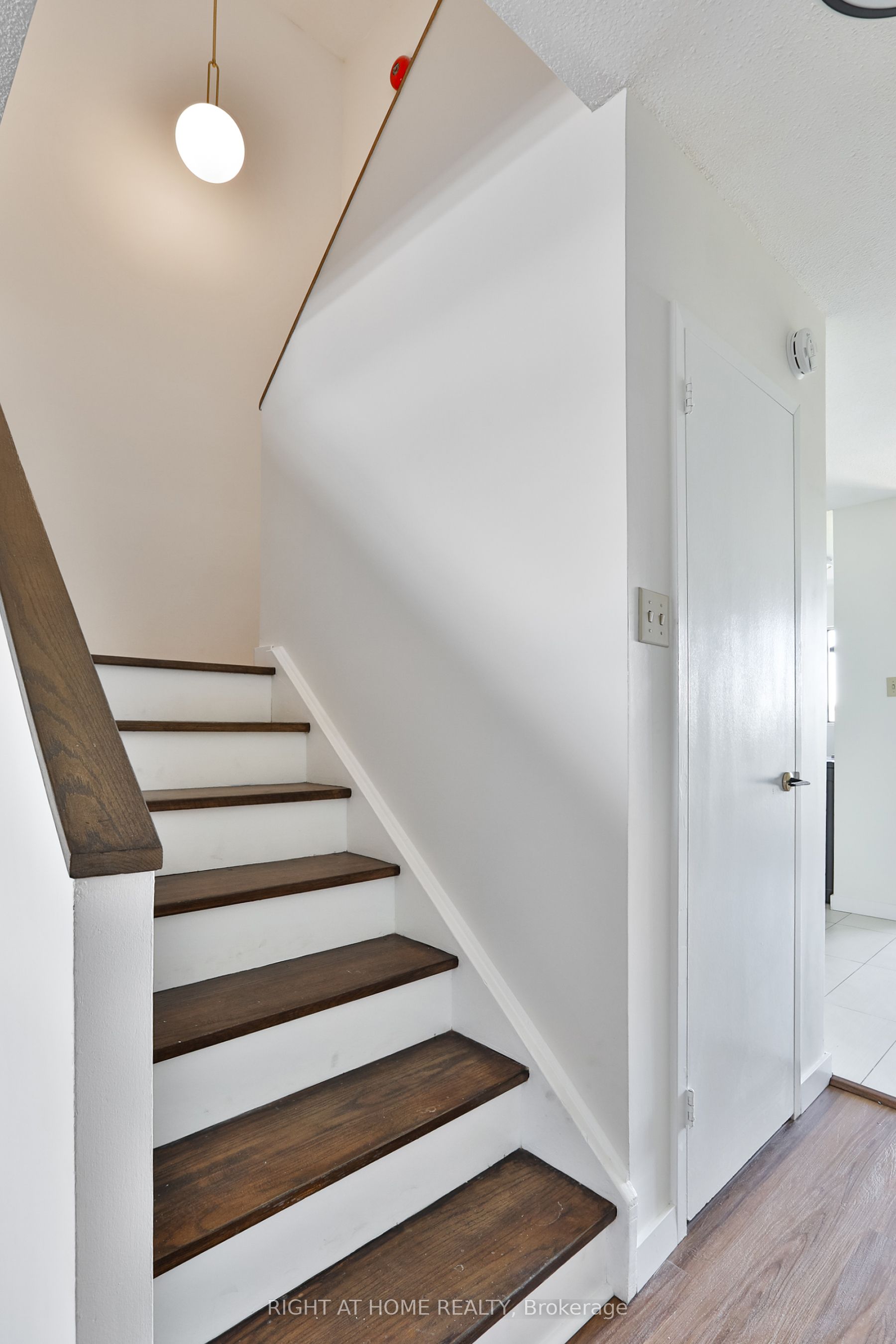 35 Sunny Glenway 302 Property Photo 13