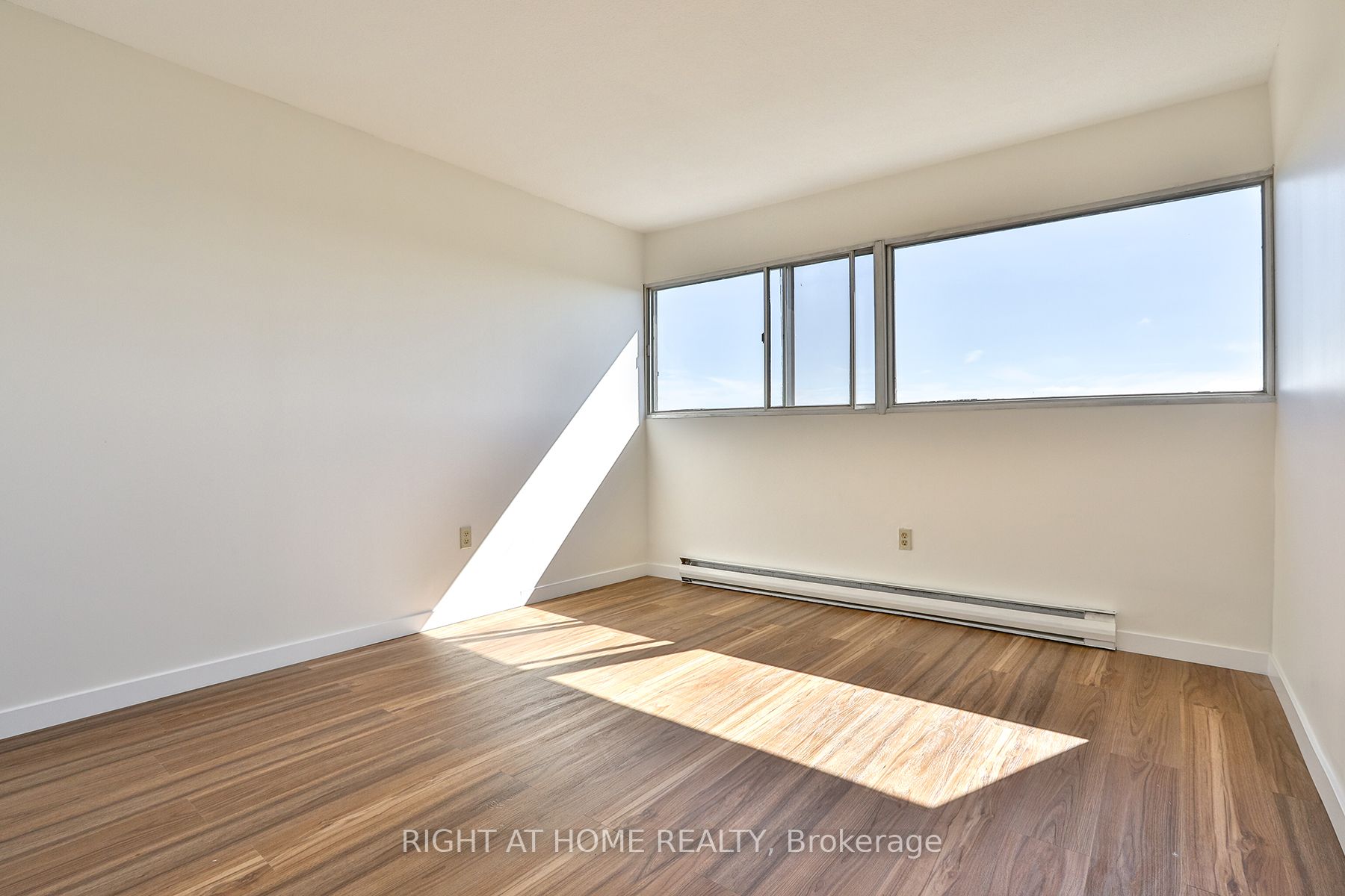 35 Sunny Glenway 302 Property Photo 14