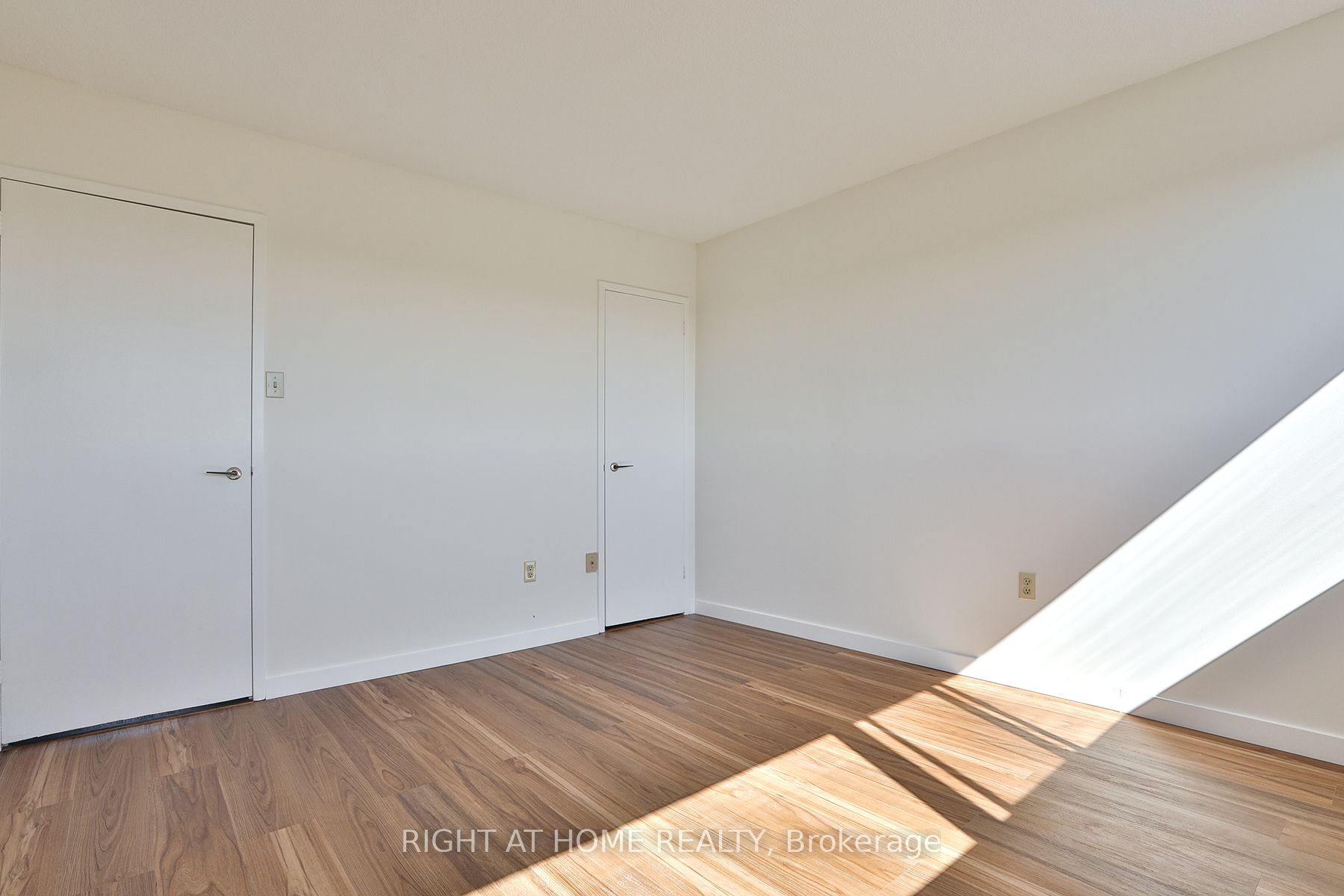 35 Sunny Glenway 302 Property Photo 16