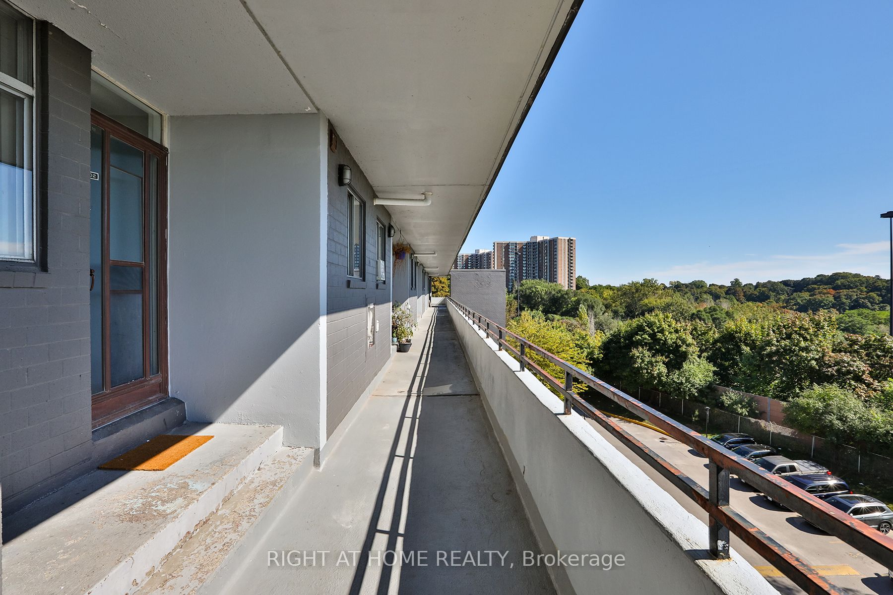 35 Sunny Glenway 302 Property Photo 27