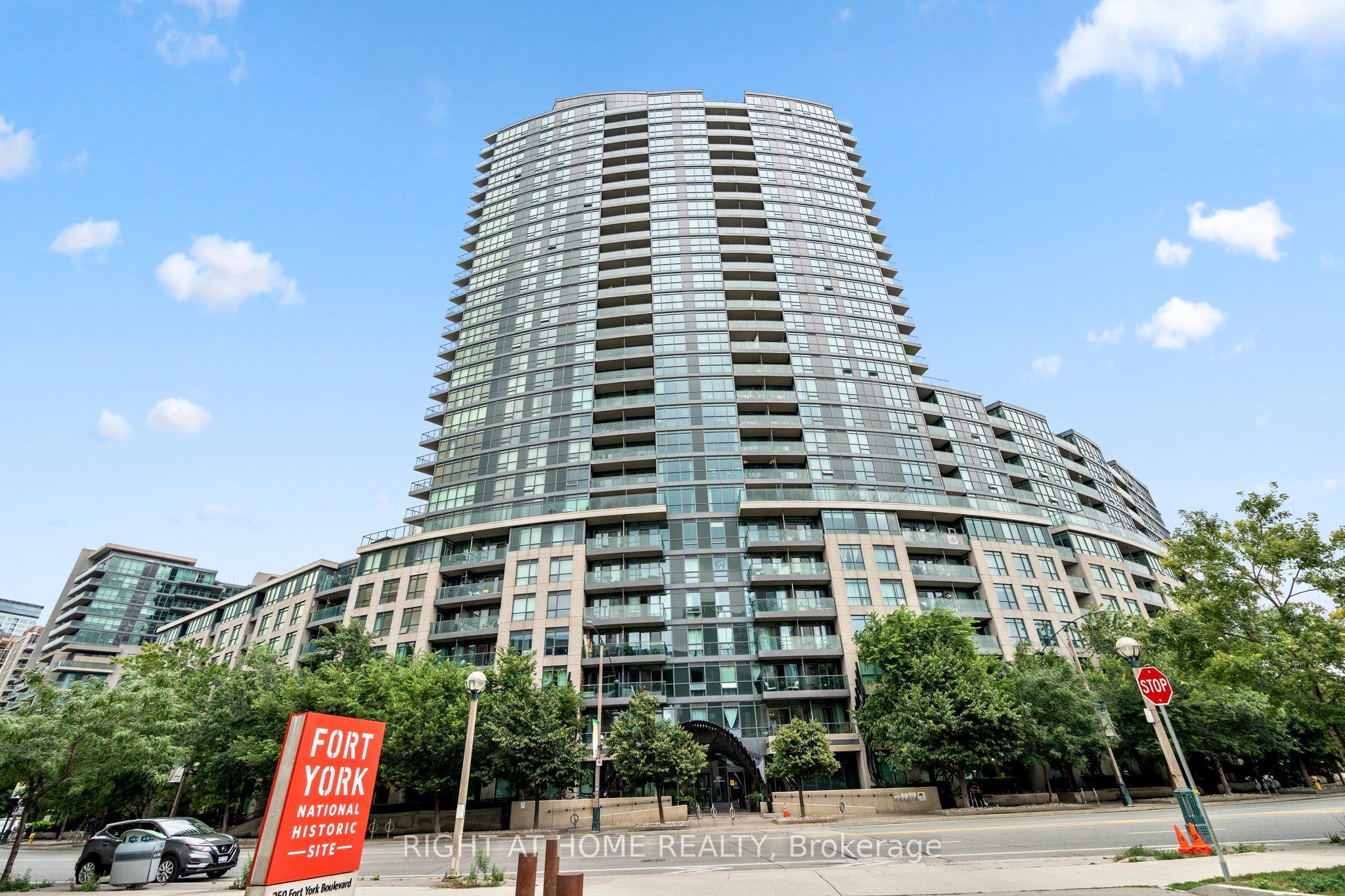 231 Fort York Boulevard 329