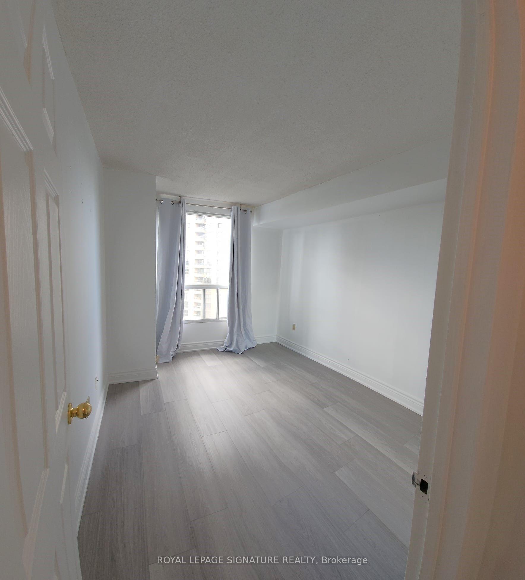5 Concorde Place 1103 Property Photo 10