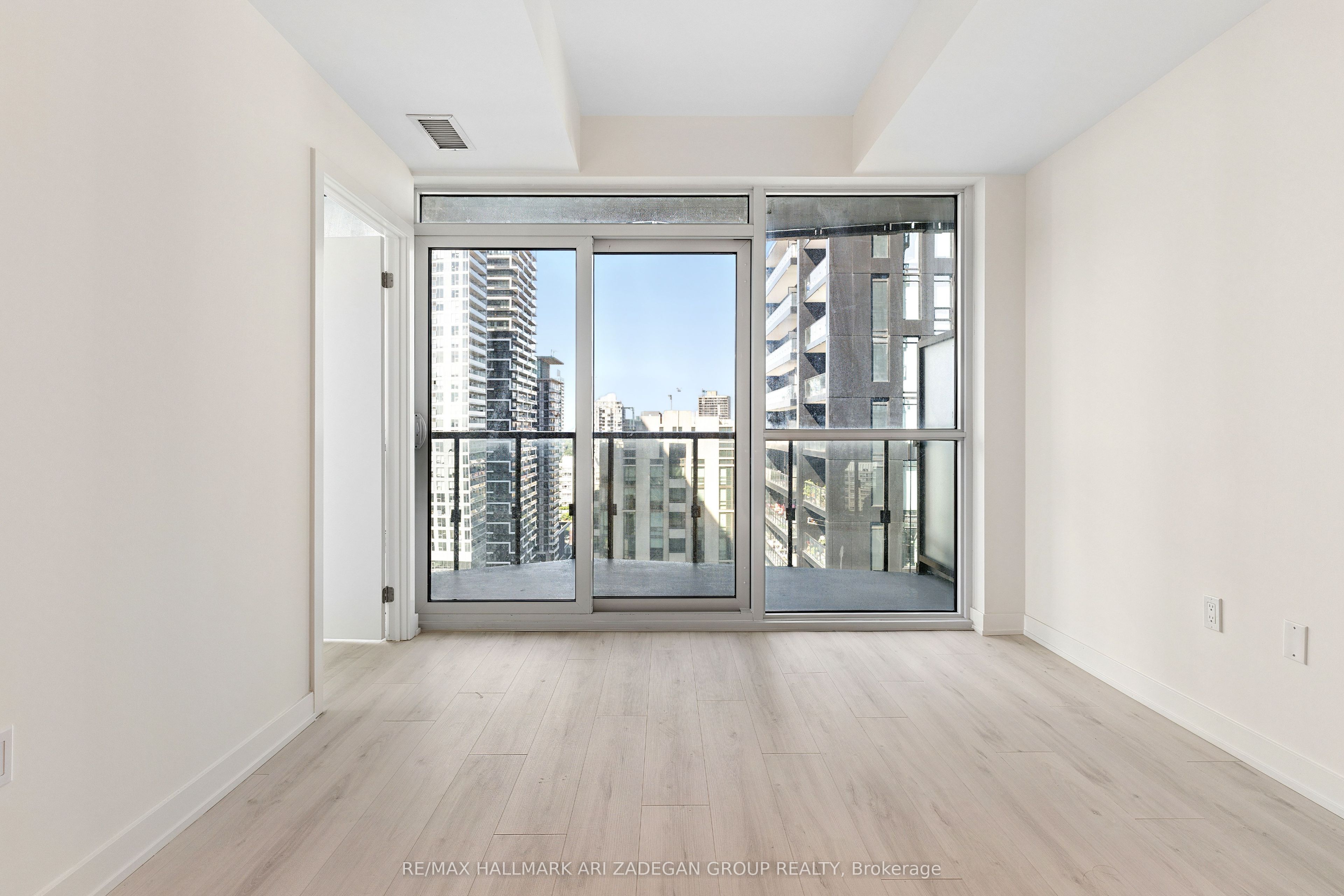 110 Broadway Avenue 2102 Property Photo 9