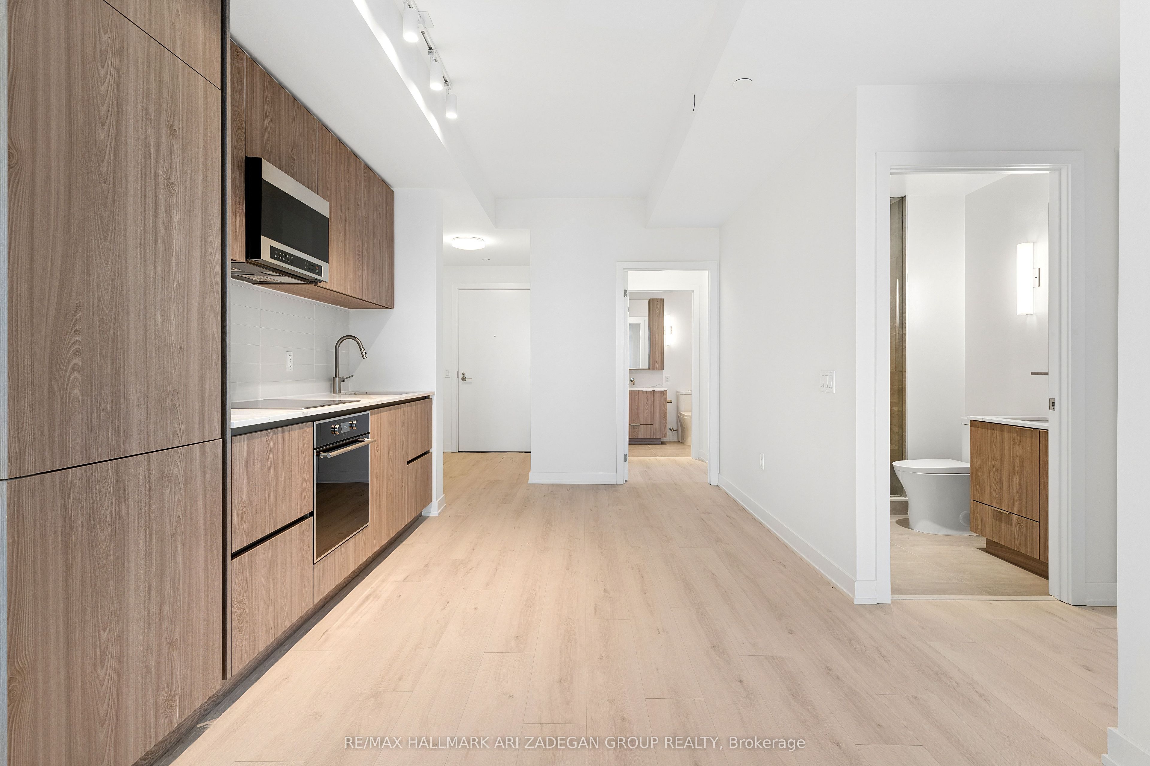 110 Broadway Avenue 2102 Property Photo 10